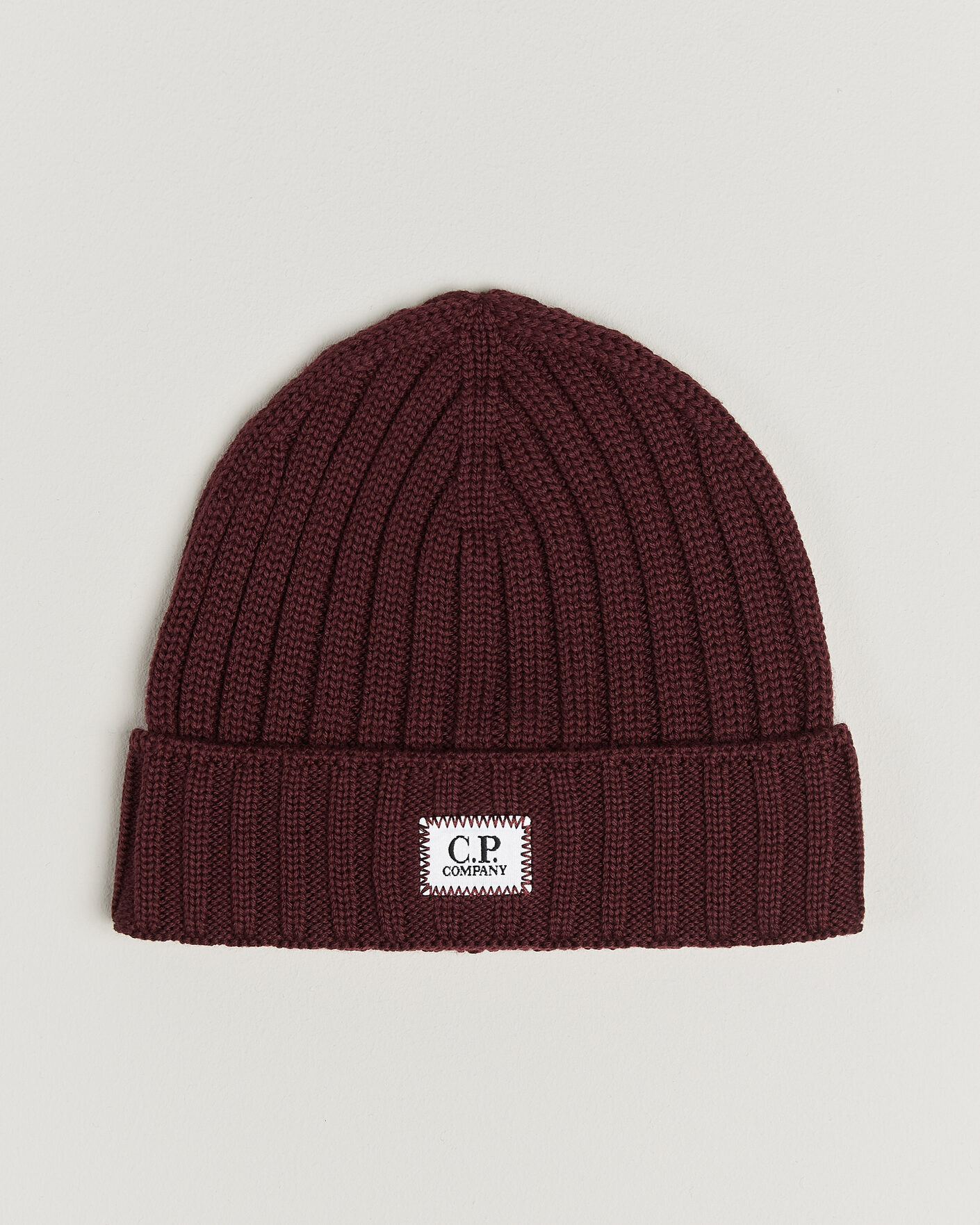 Homme | Bonnets | C.P. Company | Extra Fine Merino Rib Knitted Hat Burgundy