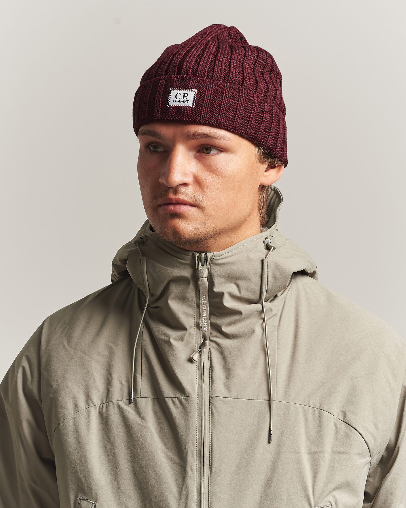 Homme | Bonnets | C.P. Company | Extra Fine Merino Rib Knitted Hat Burgundy