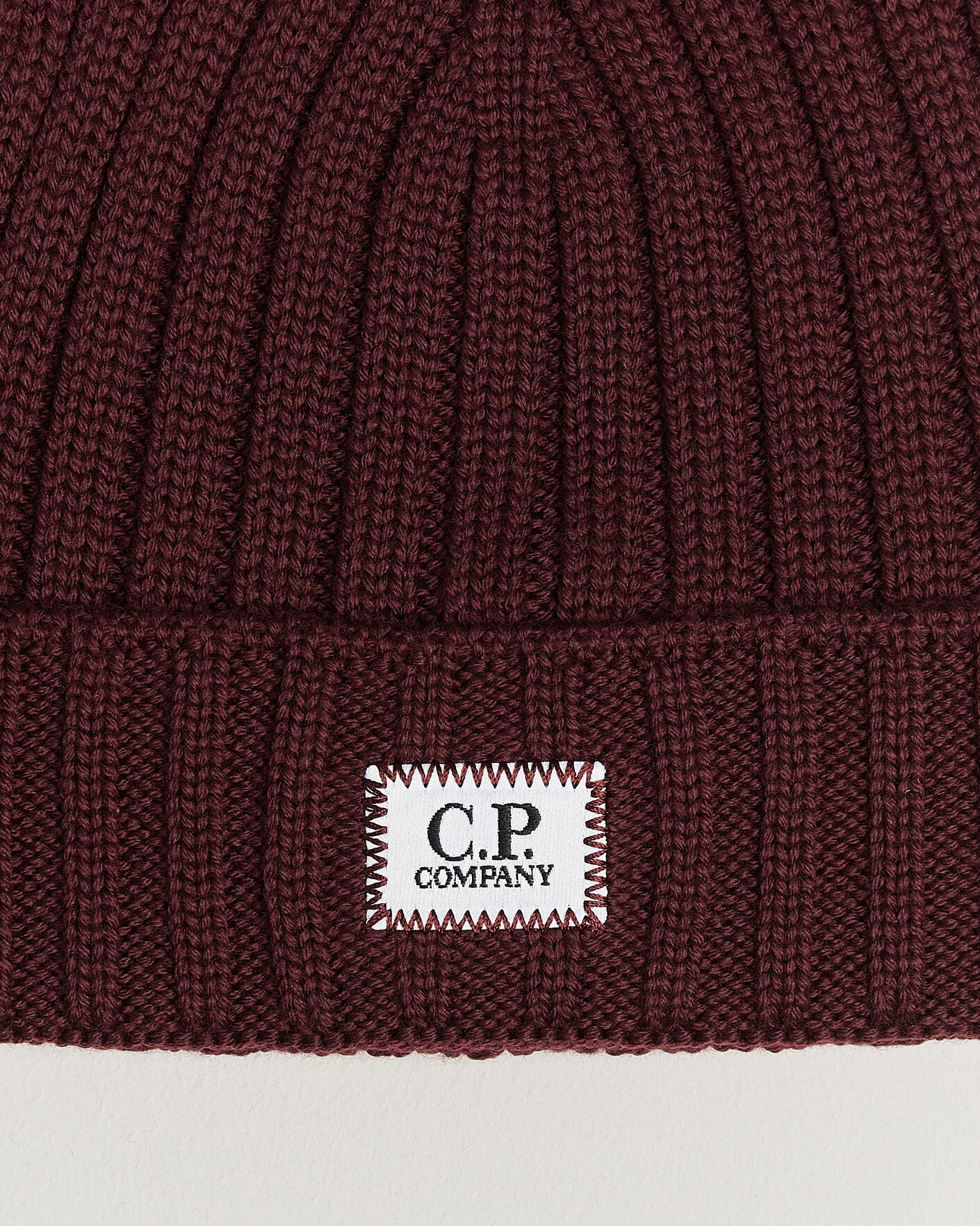 Homme | Bonnets | C.P. Company | Extra Fine Merino Rib Knitted Hat Burgundy
