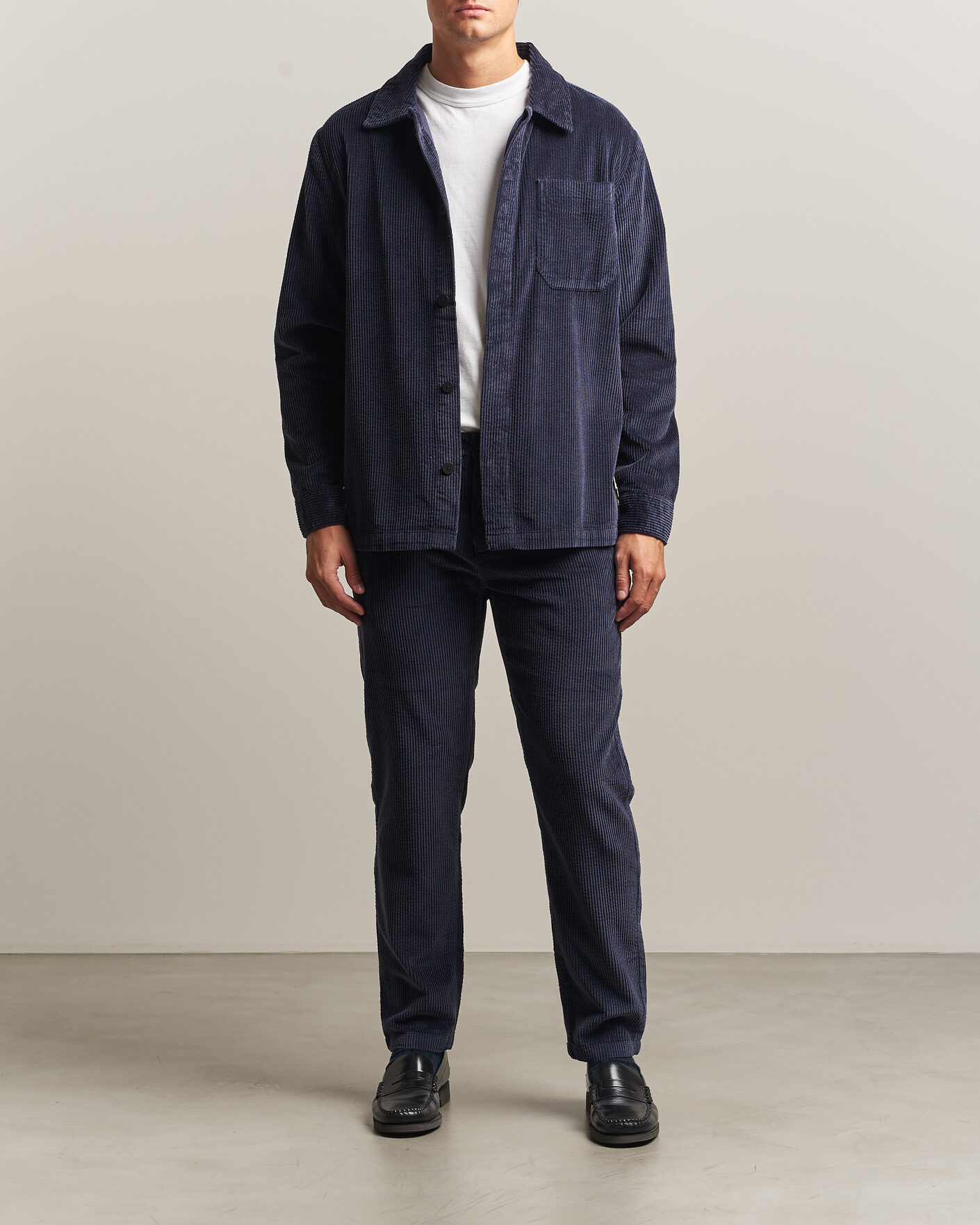 Homme | Pantalons | KnowledgeCotton Apparel | Chuck Regular Cord Trousers Night Sky