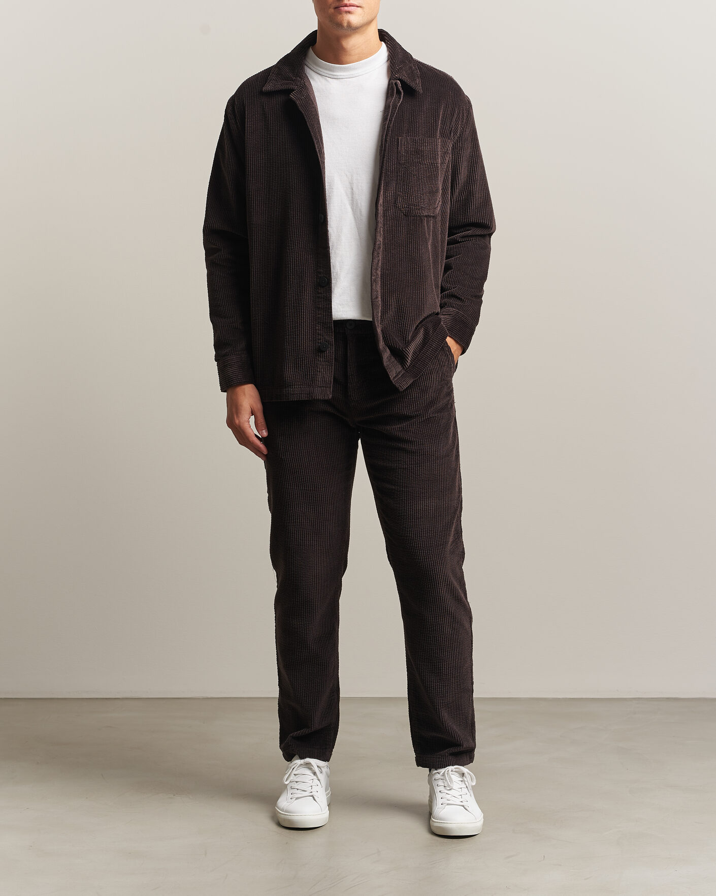 Homme | Pantalons | KnowledgeCotton Apparel | Chuck Regular Cord Trousers Chocolate