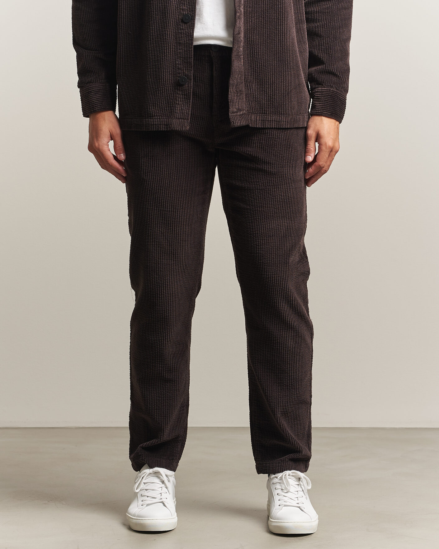 Homme | Pantalons | KnowledgeCotton Apparel | Chuck Regular Cord Trousers Chocolate