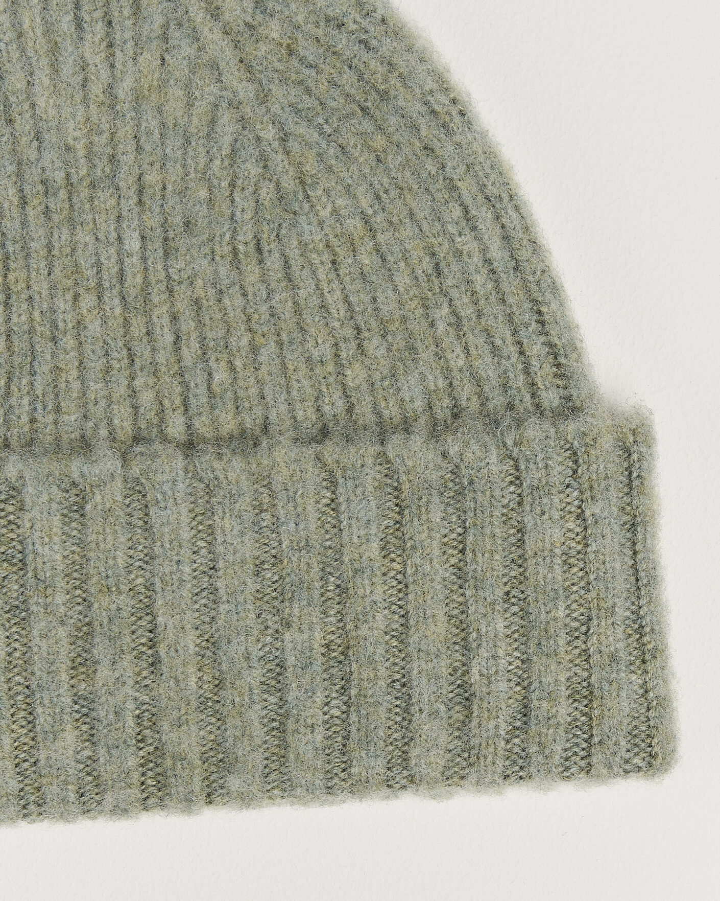 Homme | Bonnets | Robert Mackie | Rona Ribbed Shaggy Lambswool Beanie Light Green