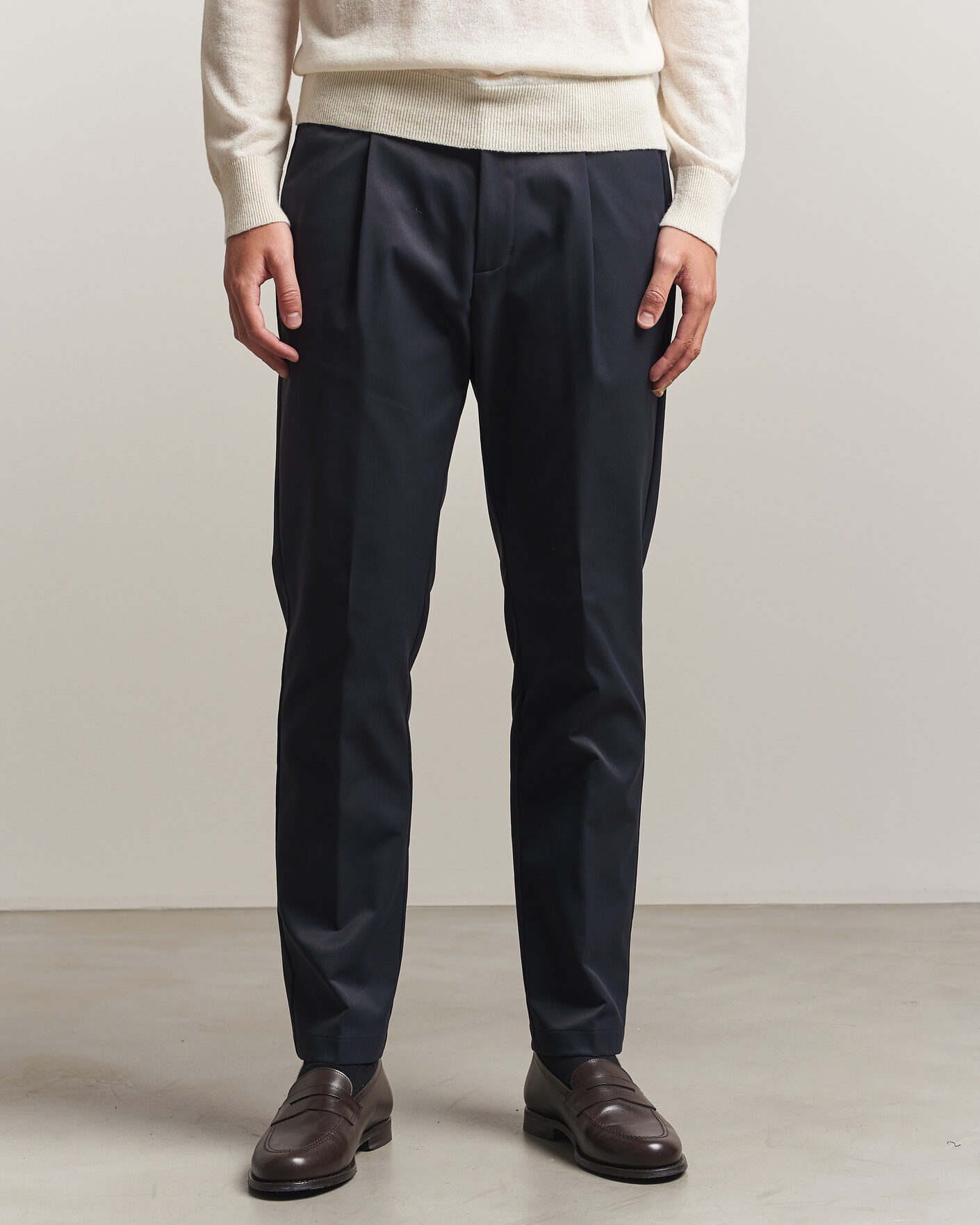 Homme | Pantalons | Herno | Pleated Technical Cotton Trousers Navy