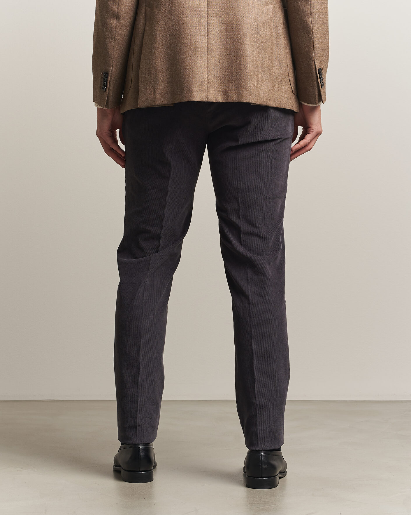 Homme | Pantalons | Incotex | Slim Fit Baby Corduroy Trousers Dark Grey