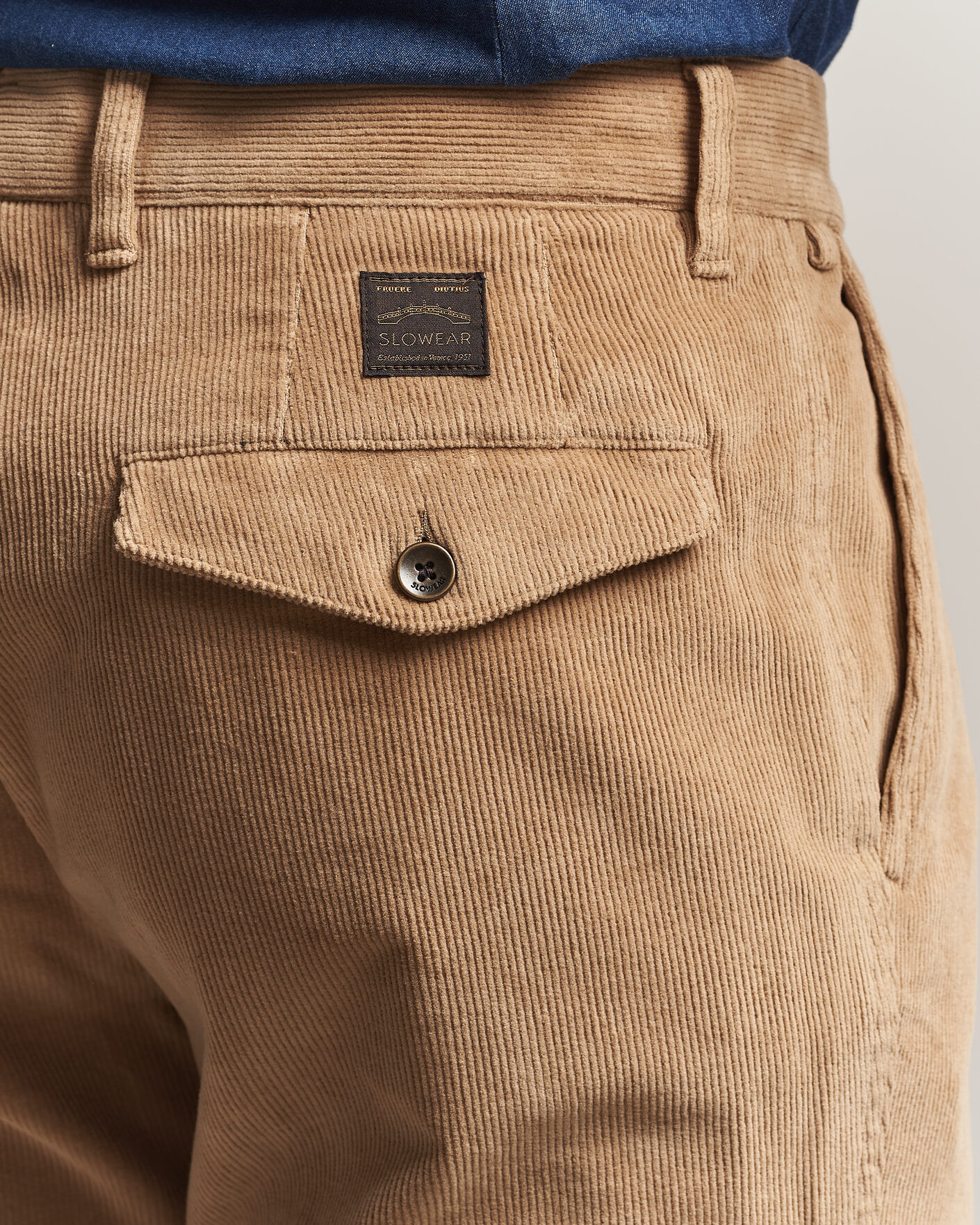 Homme | Pantalons | Incotex | Regular Fit Washed Corduroy Slacks Khaki