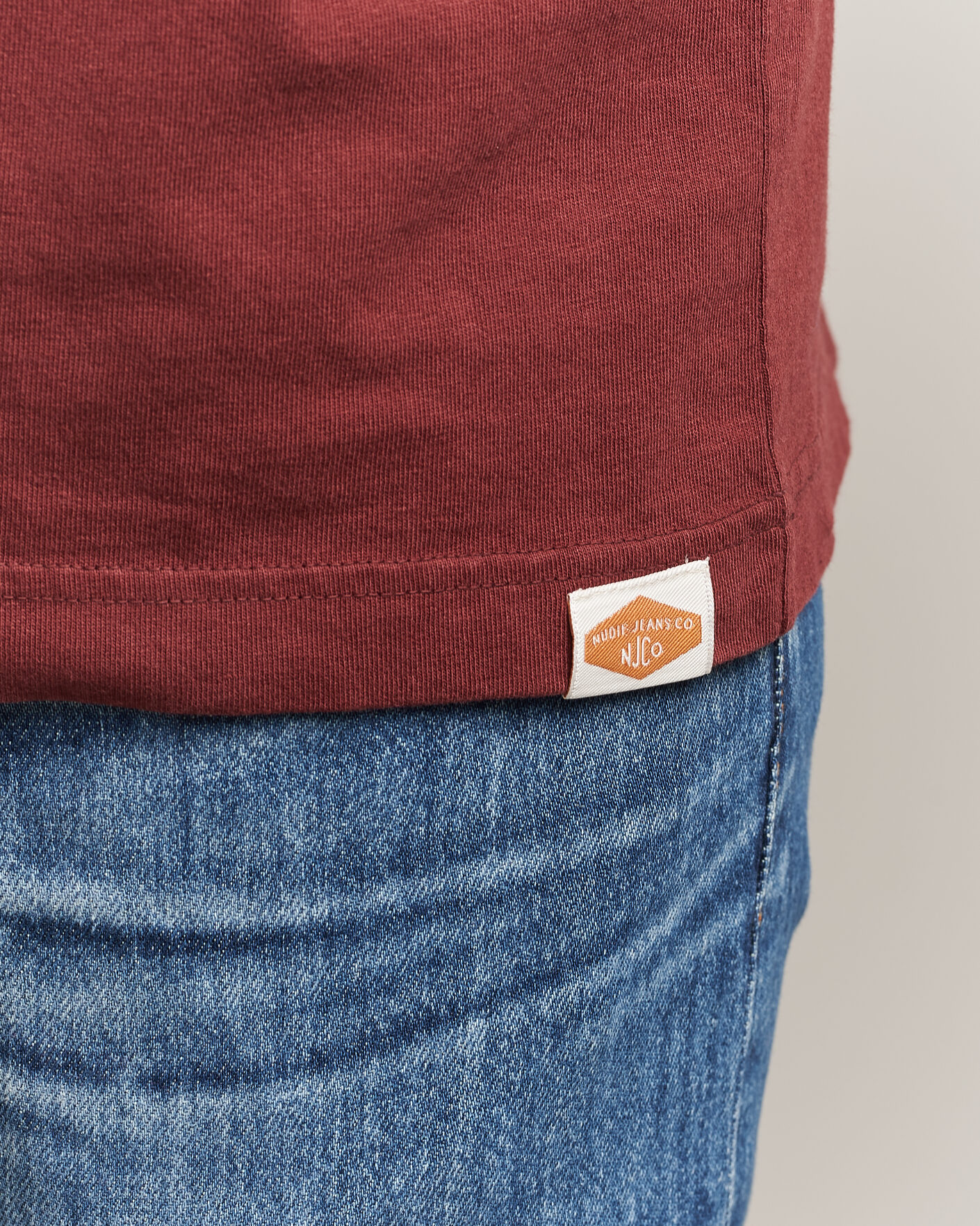 Homme | T-shirts | Nudie Jeans | Uno Everyday Crew Neck T-Shirt Burgundy