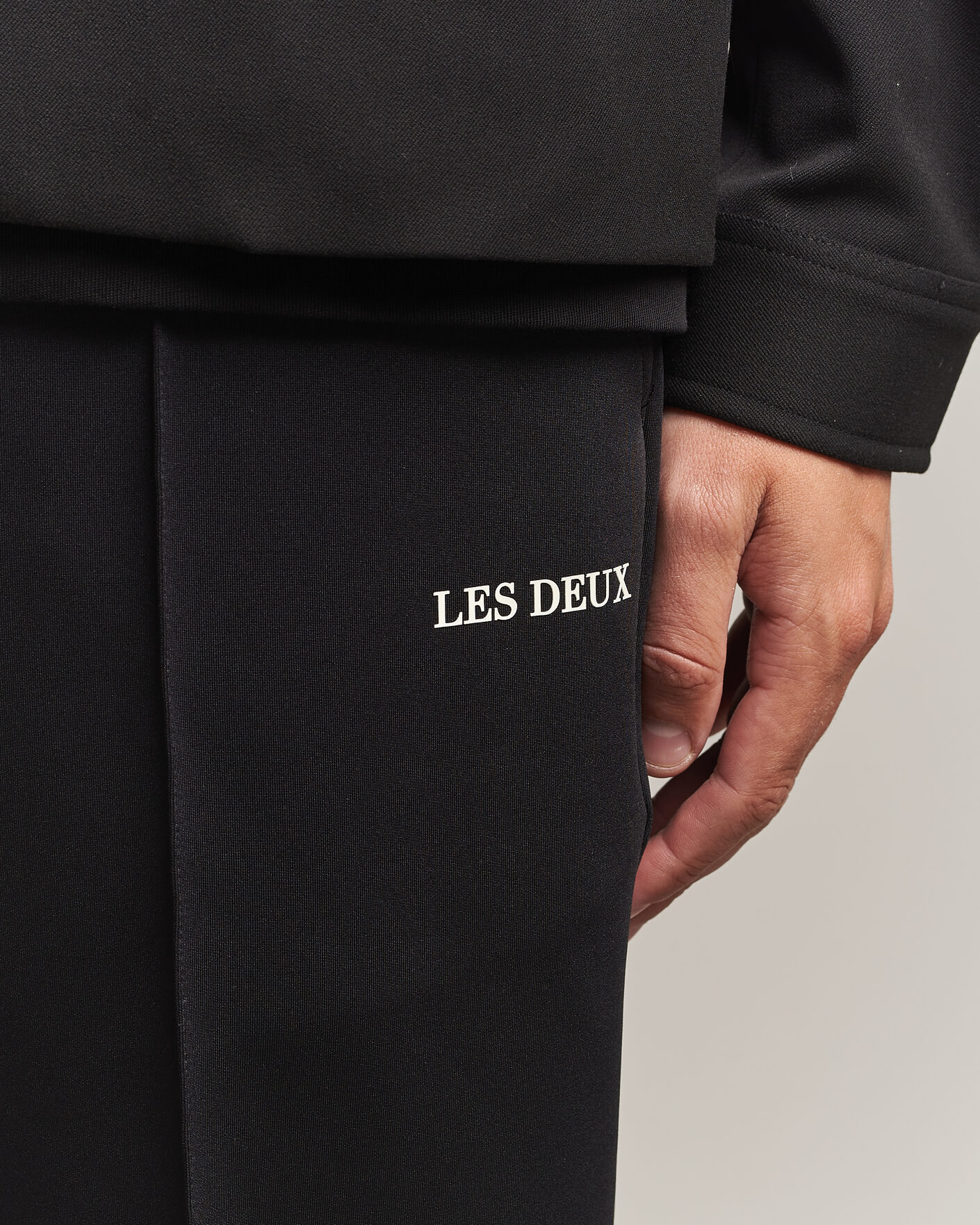 Homme | Pantalons | LES DEUX | Ballier Casual Track Pants Black