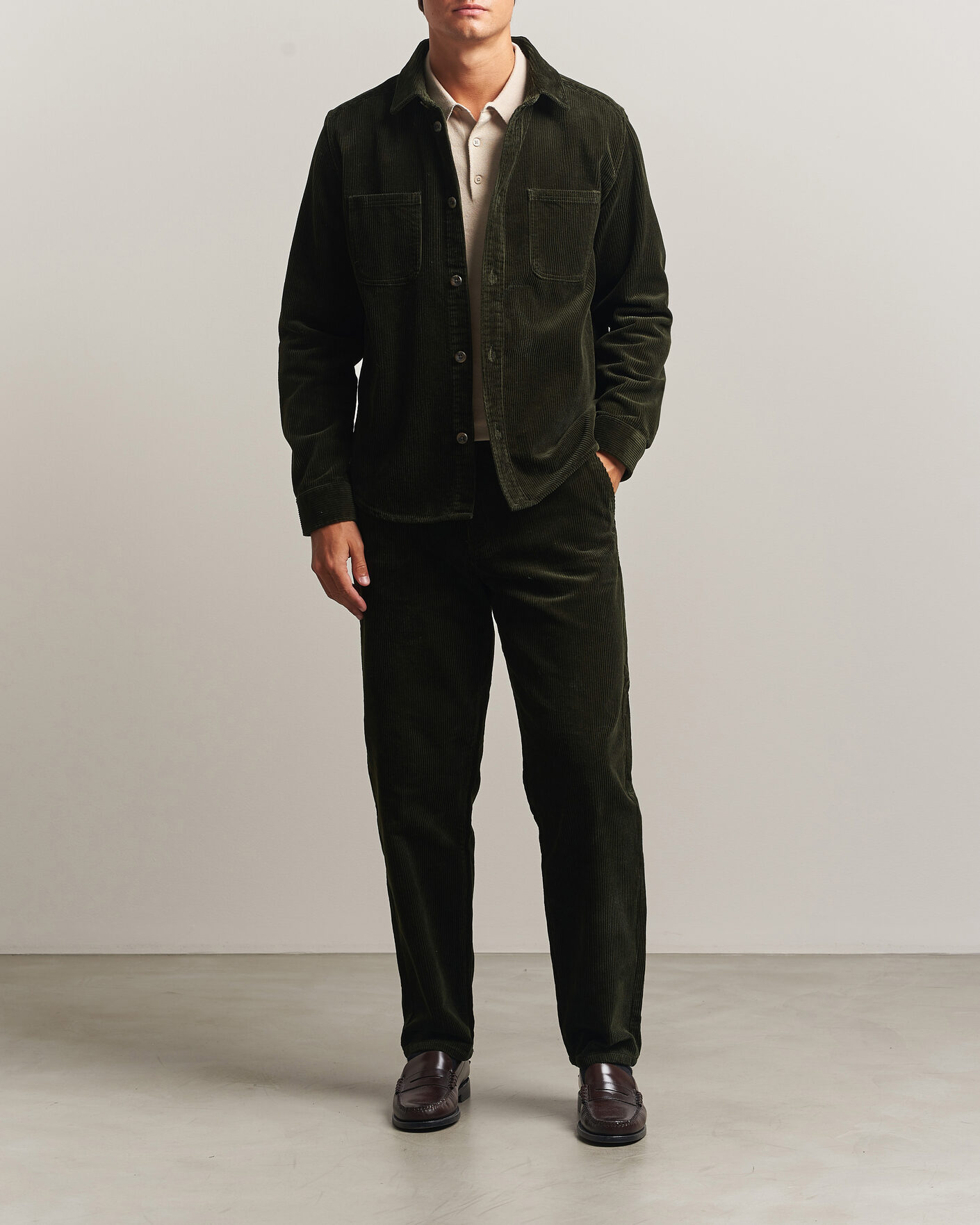 Homme | Pantalons | LES DEUX | Corduroy Tapered Pants Rosin Green