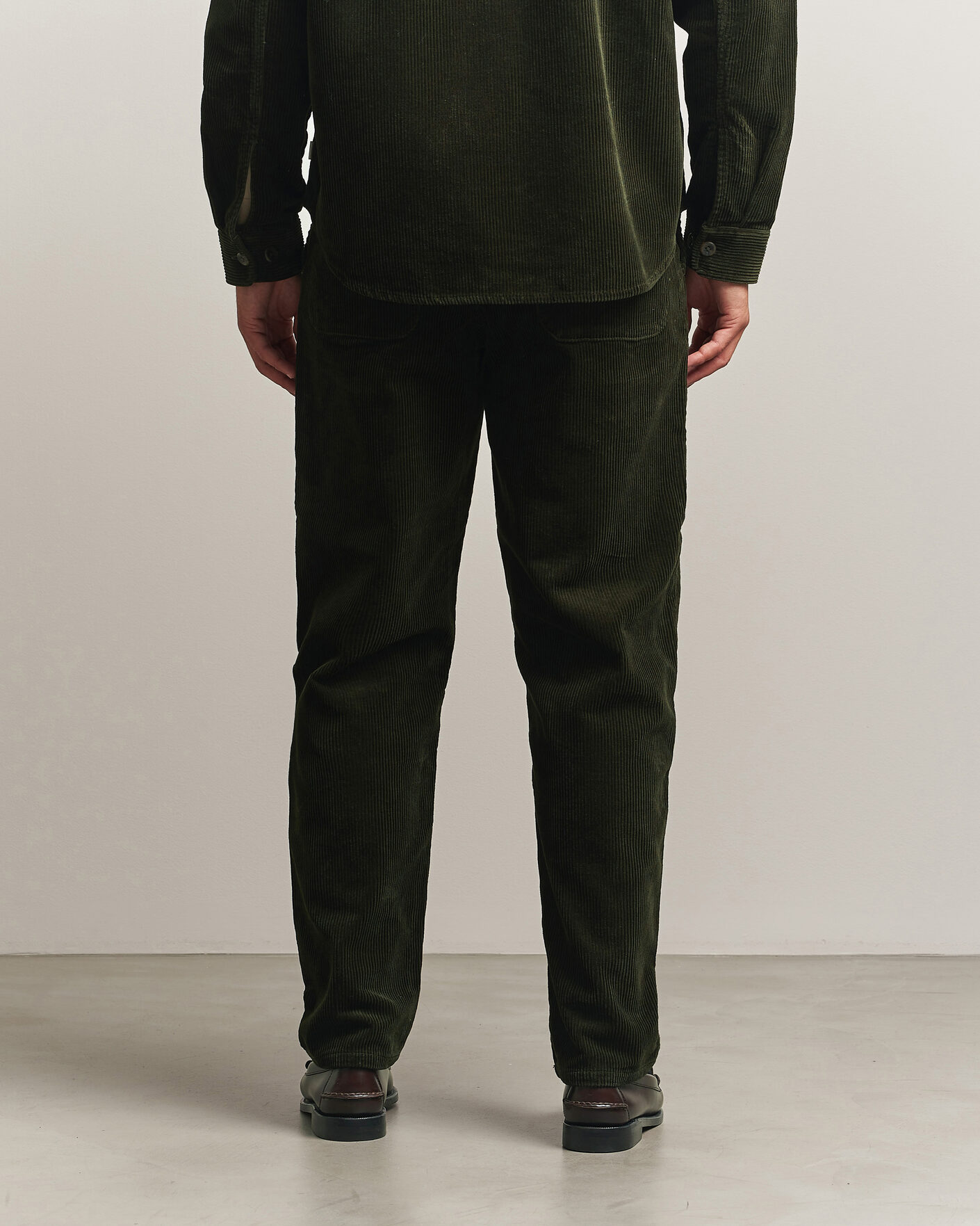 Homme | Pantalons | LES DEUX | Corduroy Tapered Pants Rosin Green