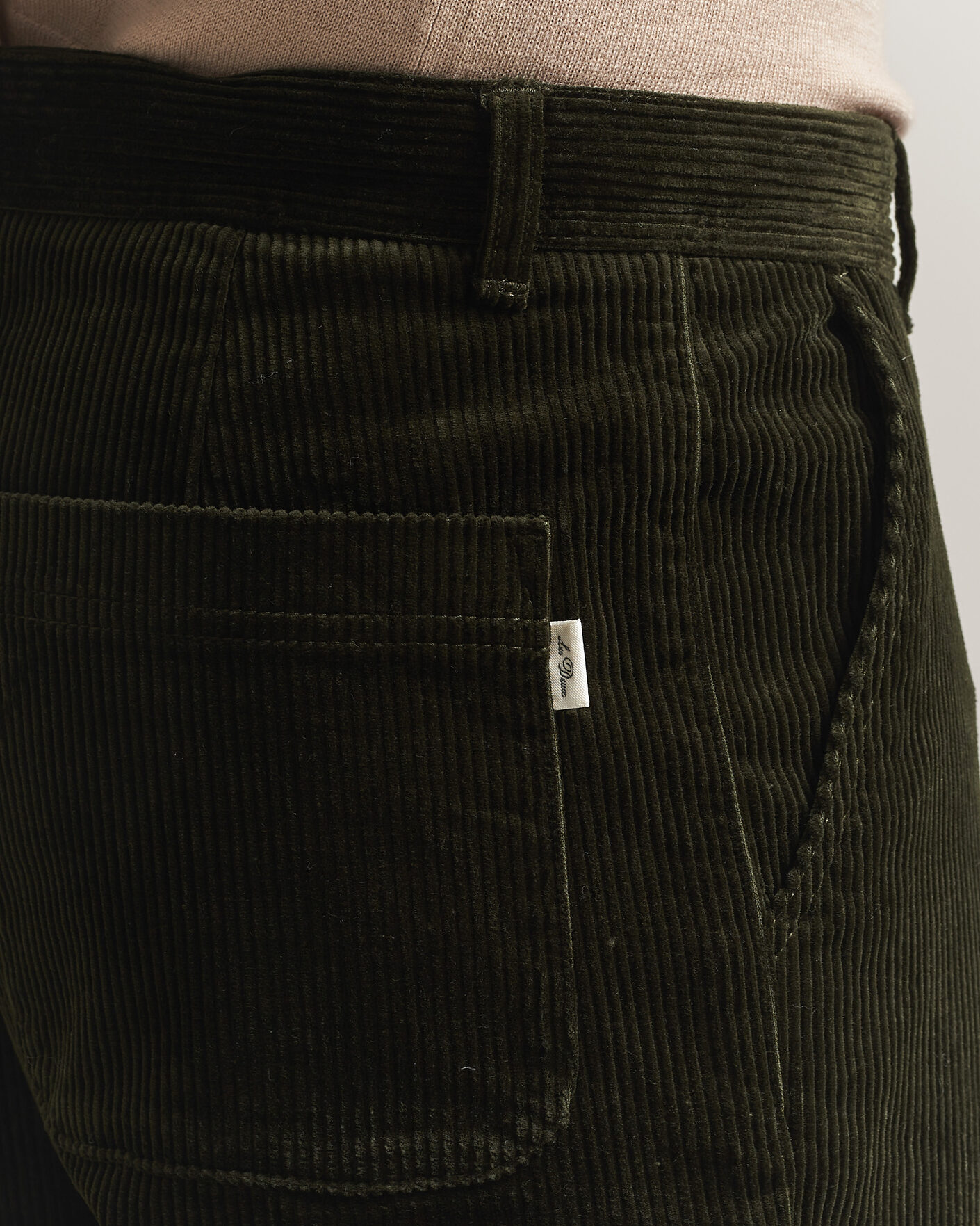 Homme | Pantalons | LES DEUX | Corduroy Tapered Pants Rosin Green