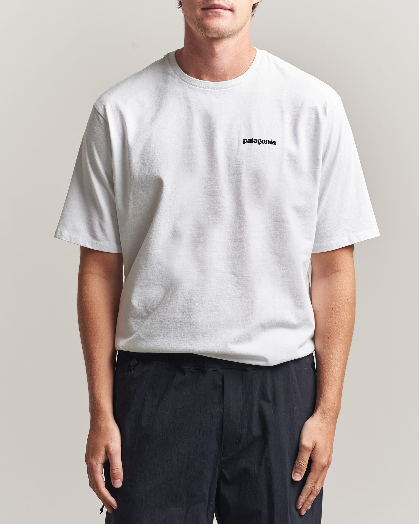 Homme | T-shirts | Patagonia | P-6 Logo Responsibili T-Shirt Fiber White