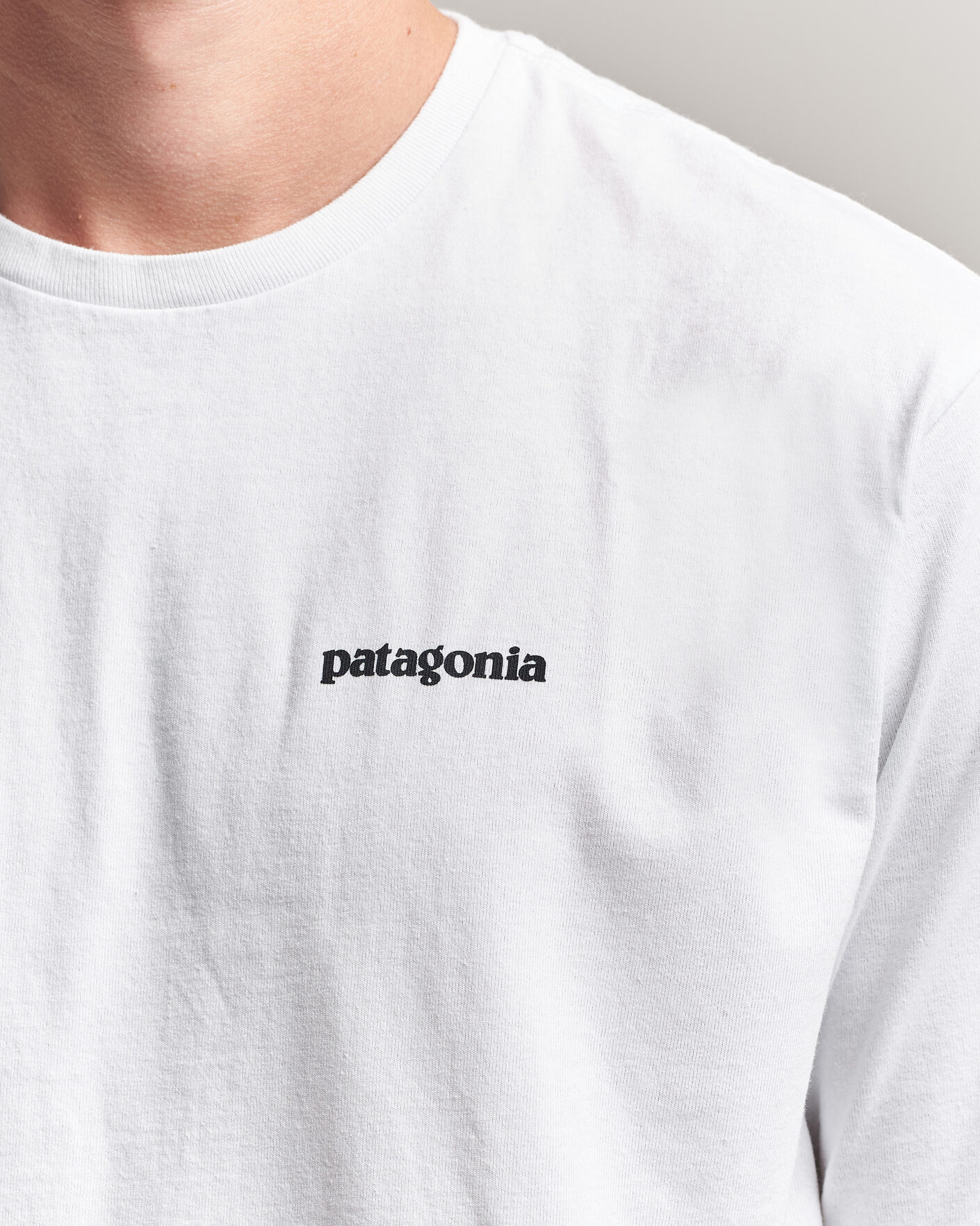 Homme | T-shirts | Patagonia | P-6 Logo Responsibili T-Shirt Fiber White