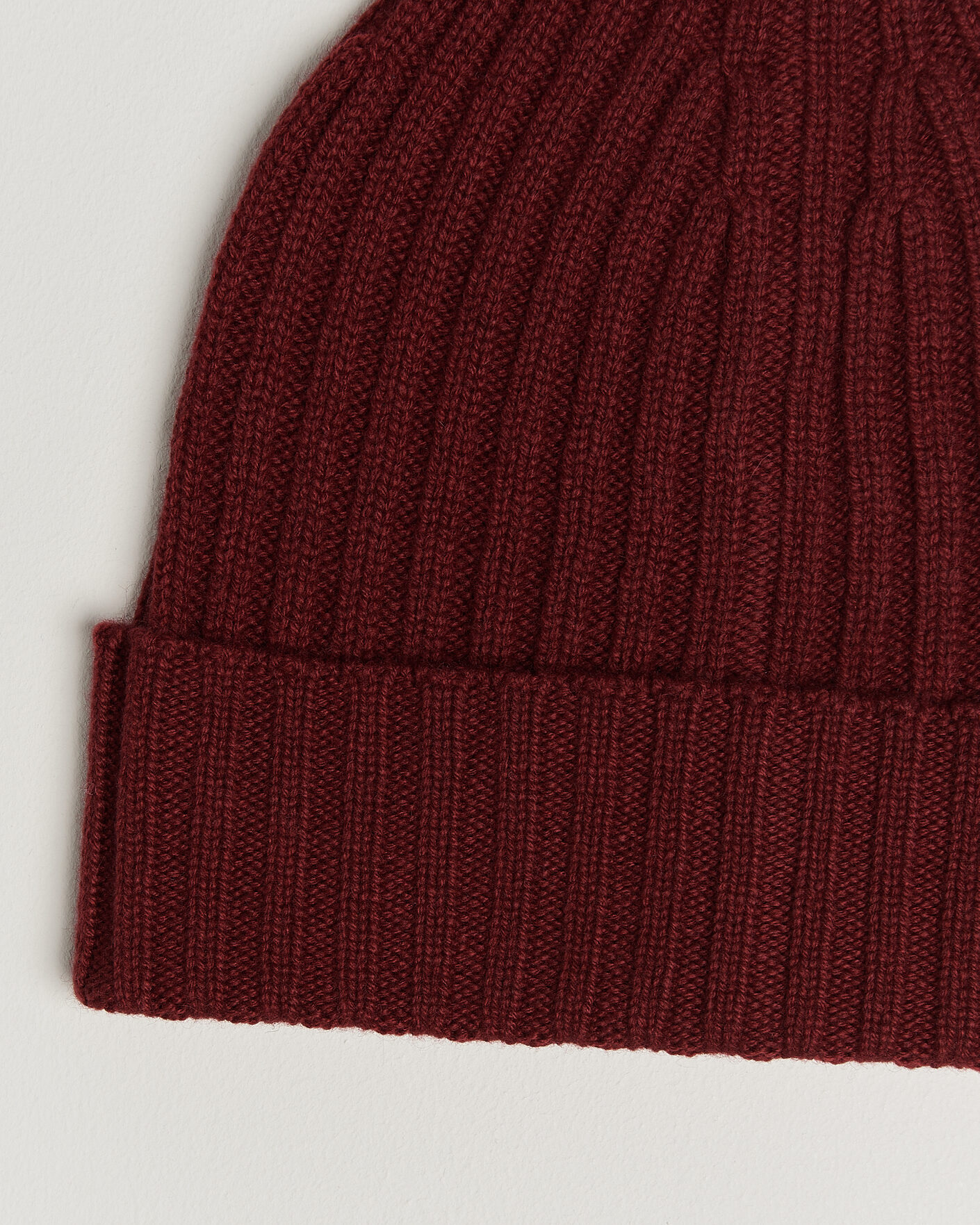 Homme | Bonnets | Piacenza Cashmere | Ribbed Cashmere Beanie Burgundy