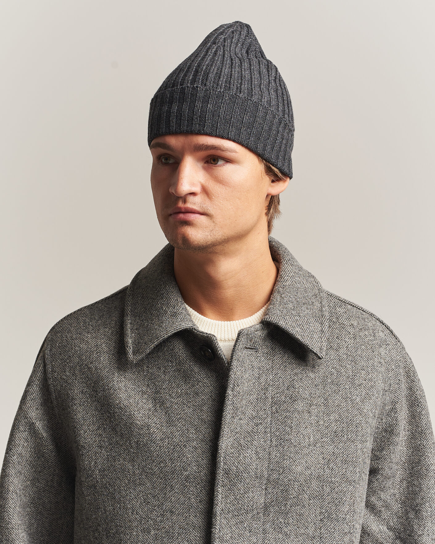 Homme | Bonnets | Piacenza Cashmere | Ribbed Cashmere Beanie Charcoal
