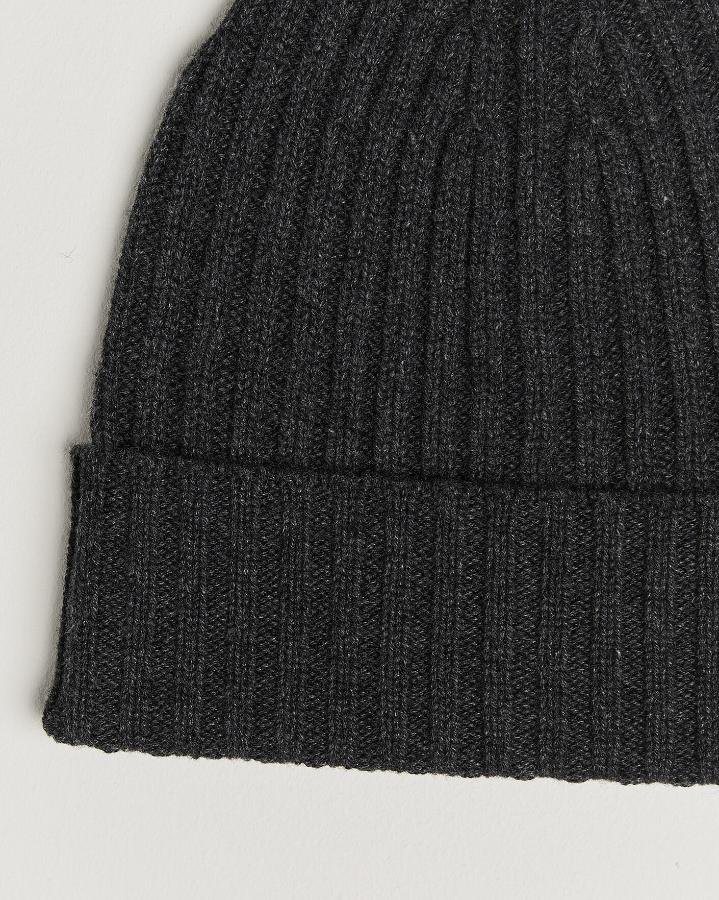 Homme | Bonnets | Piacenza Cashmere | Ribbed Cashmere Beanie Charcoal