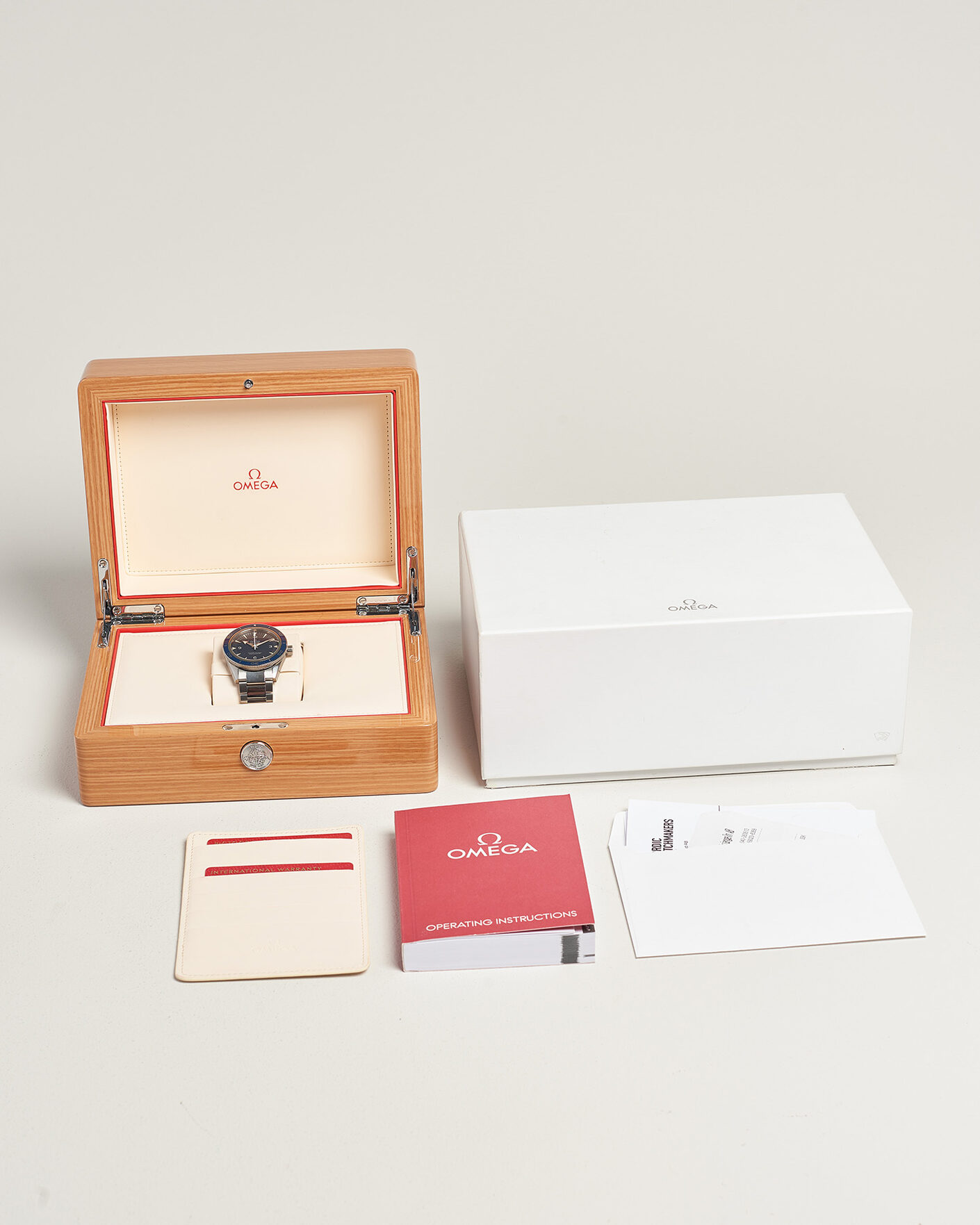 Homme | Pre-Owned & Vintage Watches | Omega Pre-Owned | Seamaster 300