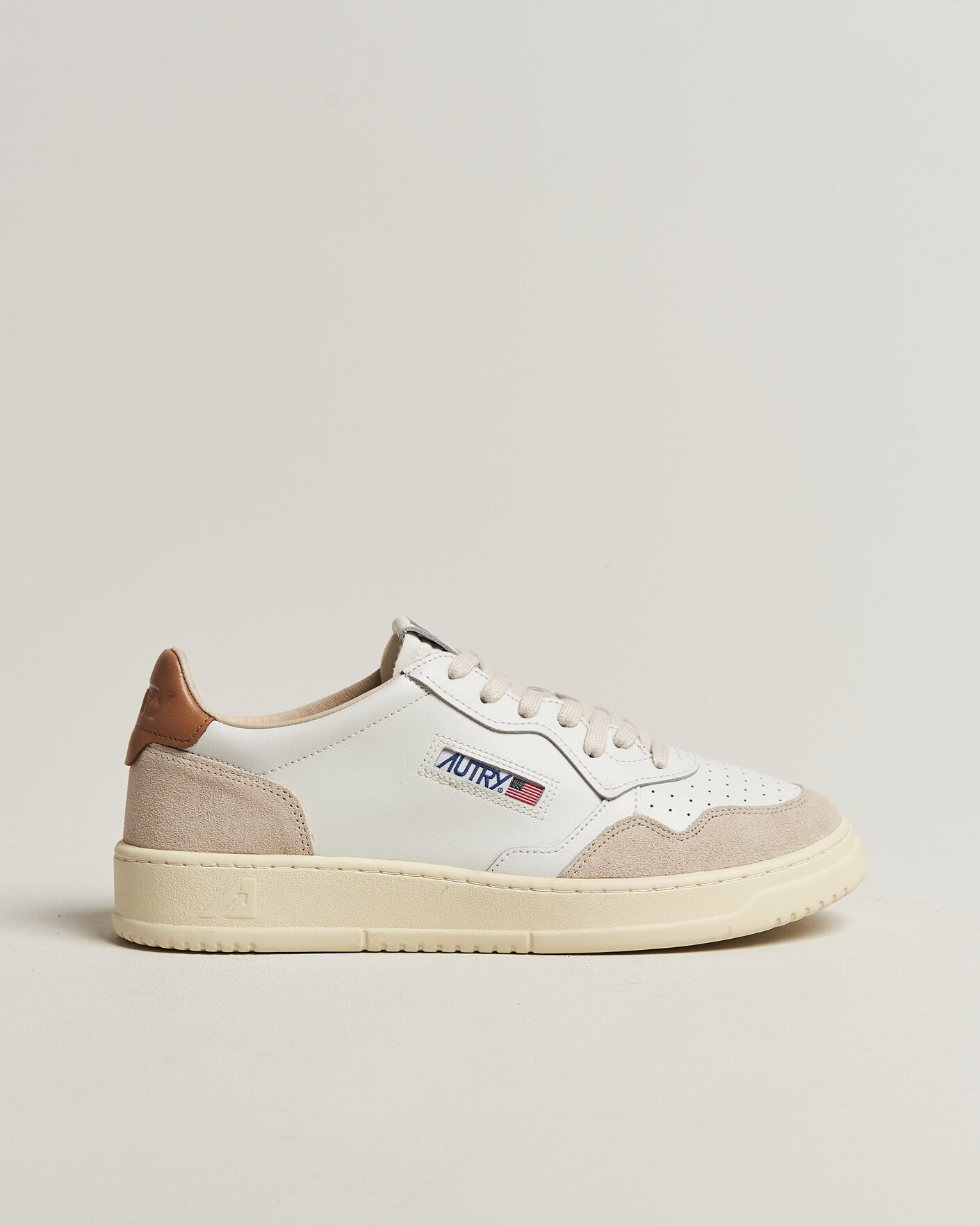 Homme | Baskets | Autry | Medalist Low Leather/Suede Sneaker White/Lion