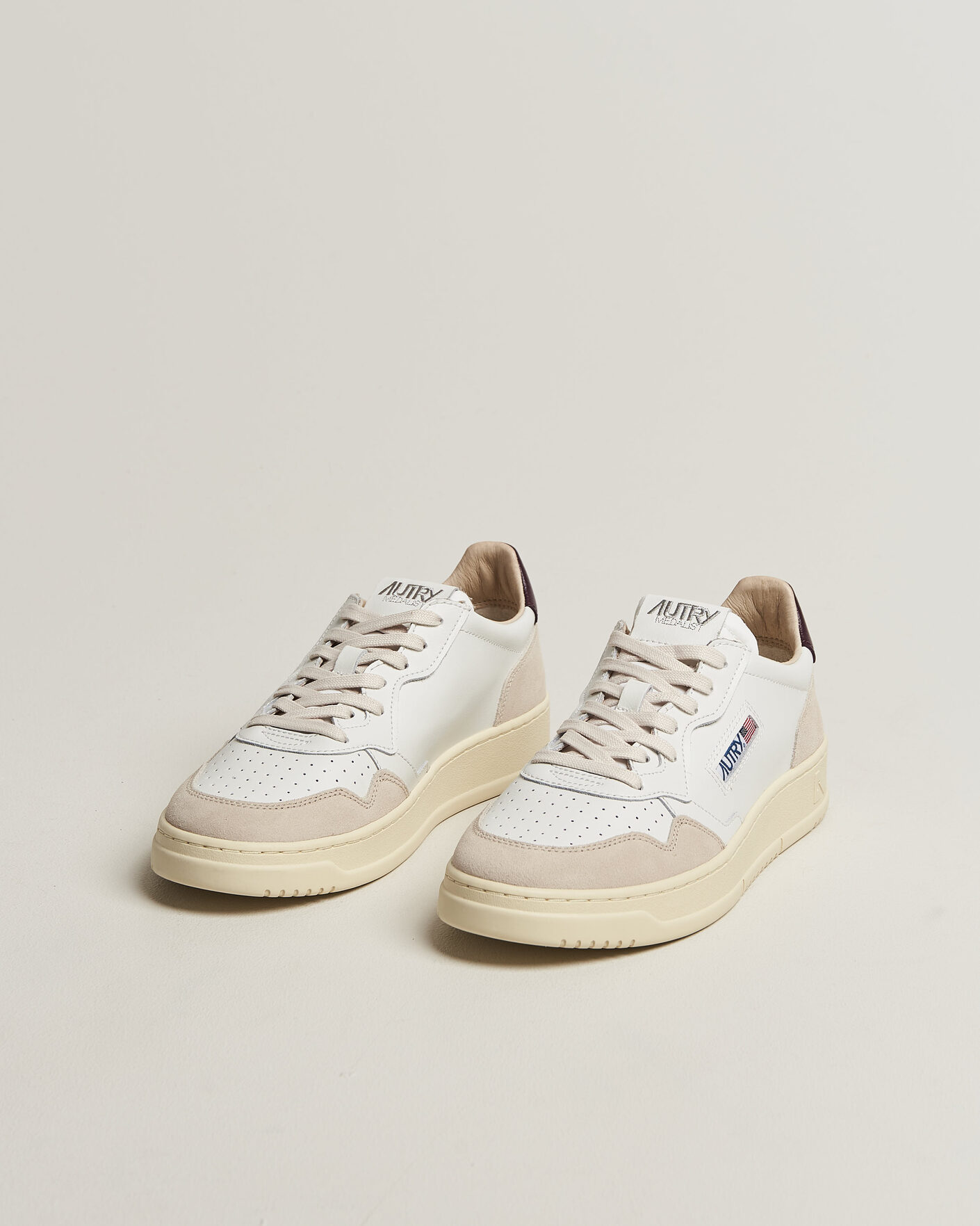 Homme | Baskets | Autry | Medalist Low Leather/Suede Sneaker White/Fig