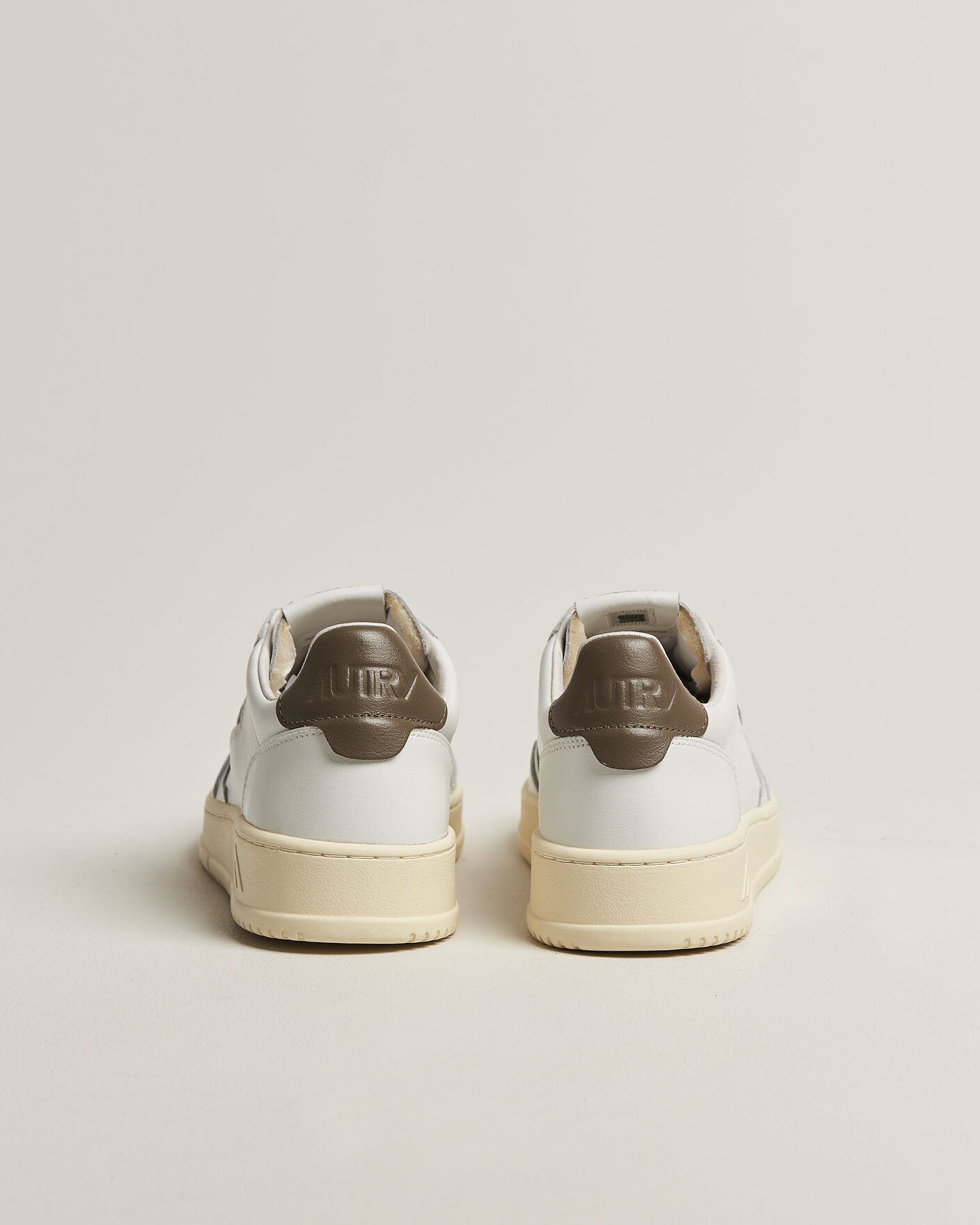 Homme | Baskets | Autry | Medalist Low Sneaker White/Chocolate