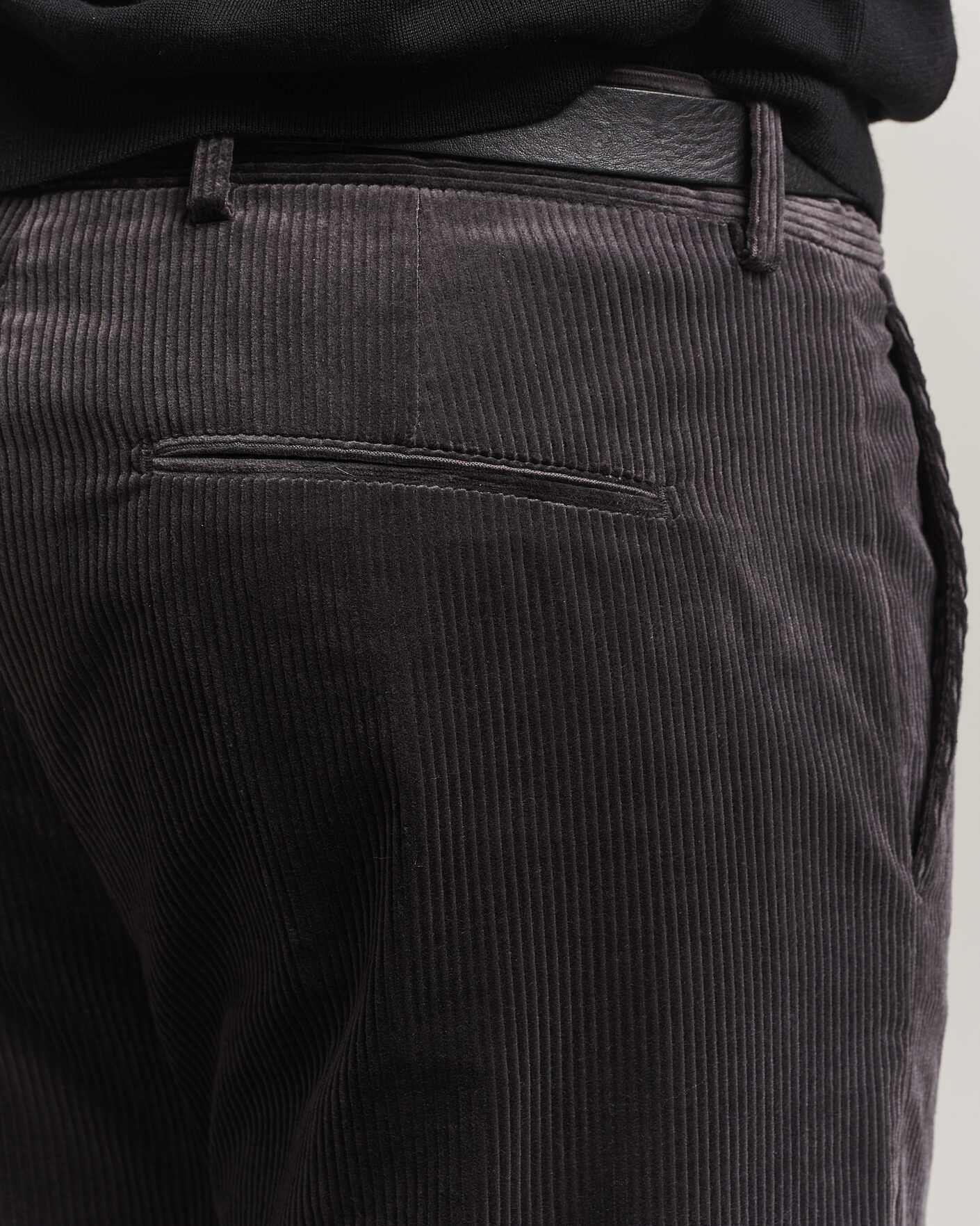 Homme | Pantalons | Tiger of Sweden | Tense Pleated Corduroy Trousers Phantom