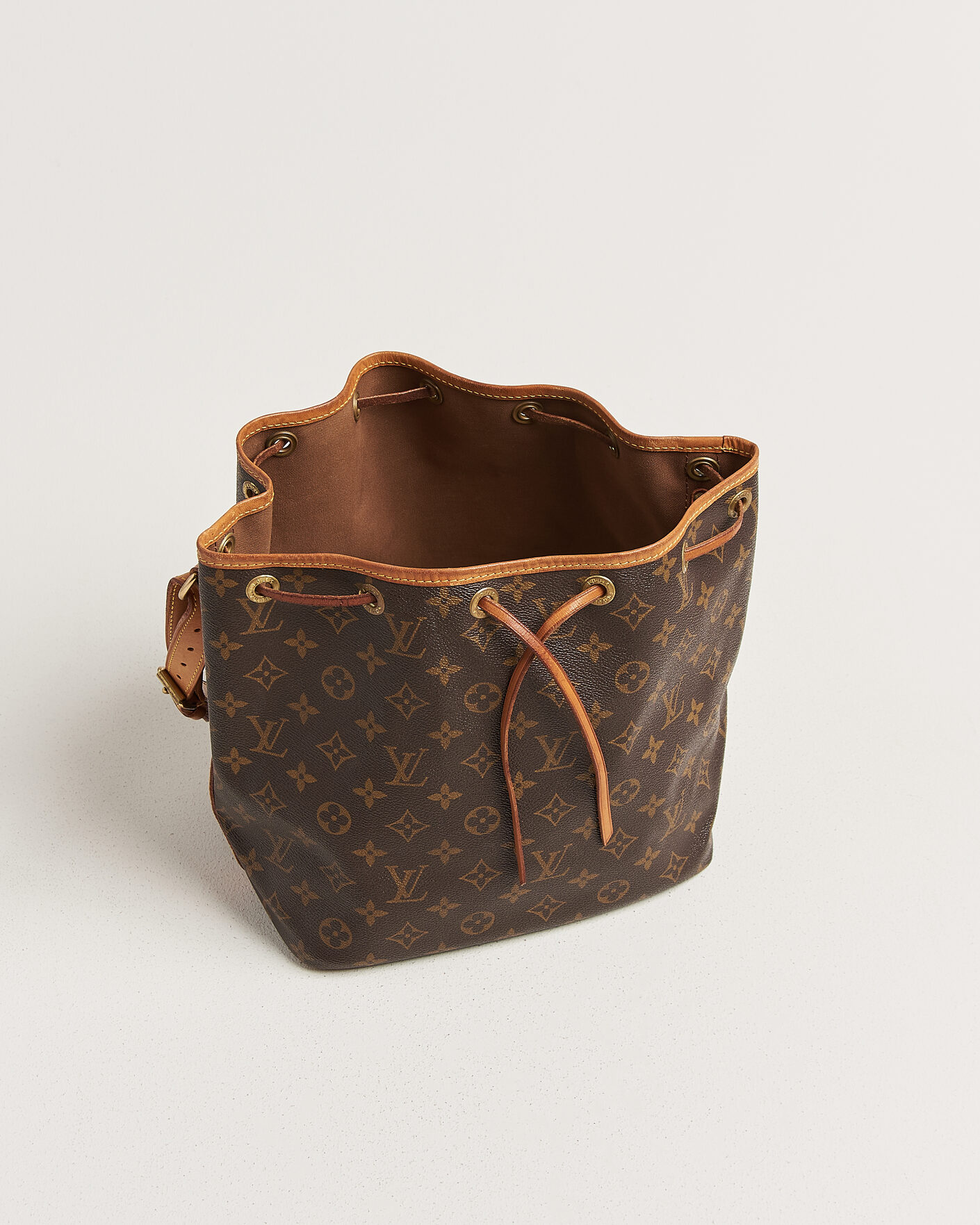 Homme | Pre-Owned & Vintage Bags | Louis Vuitton Pre-Owned | Petit Noé Monogram