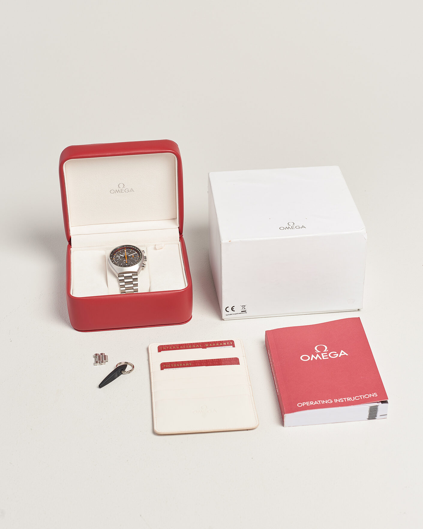Homme | Pre-Owned & Vintage Watches | Omega Pre-Owned | Speedmaster Mark II Re Edition 