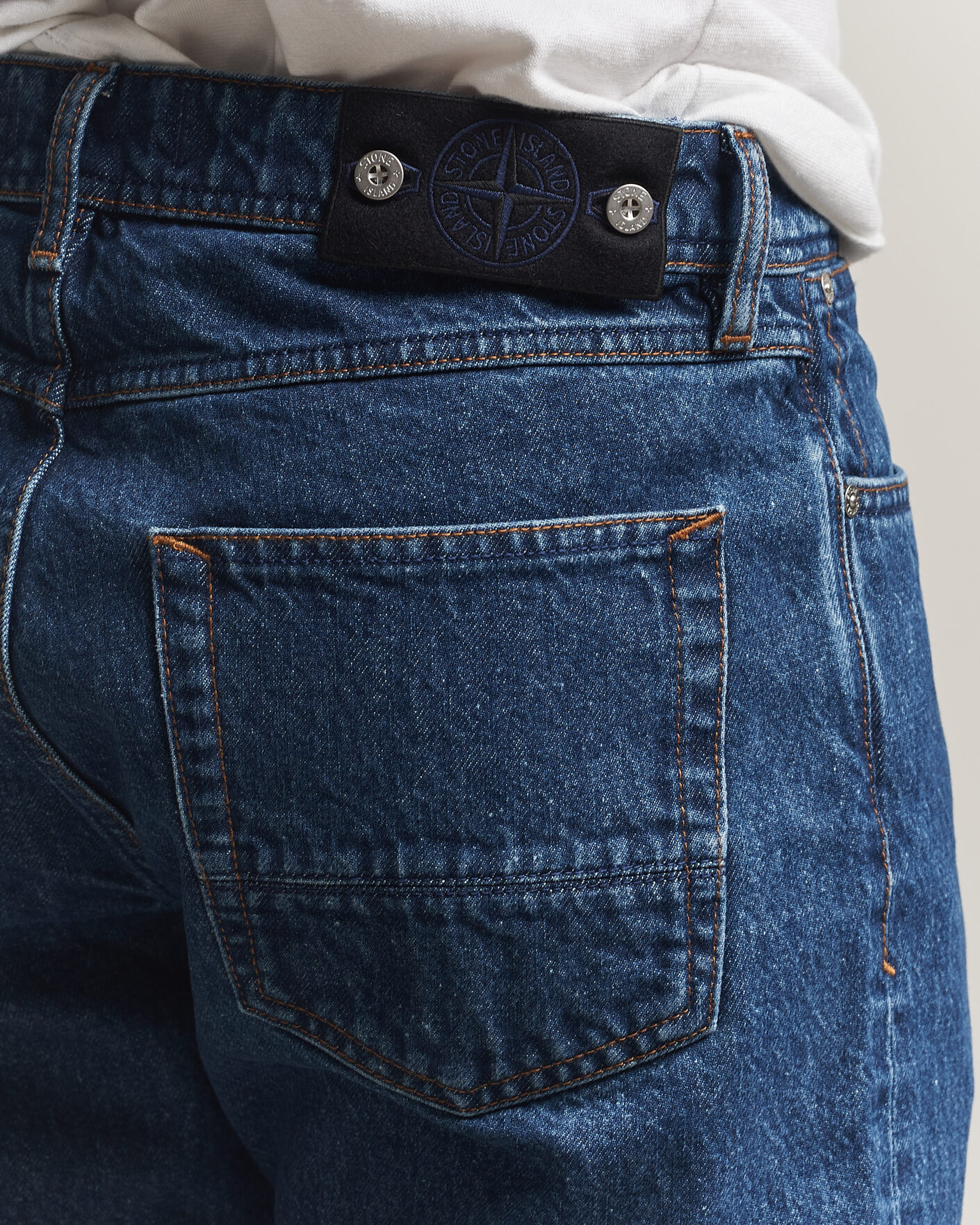 Homme | Jeans | Stone Island | Regular Straight Fit Indigo Jeans Blue Medium Wash