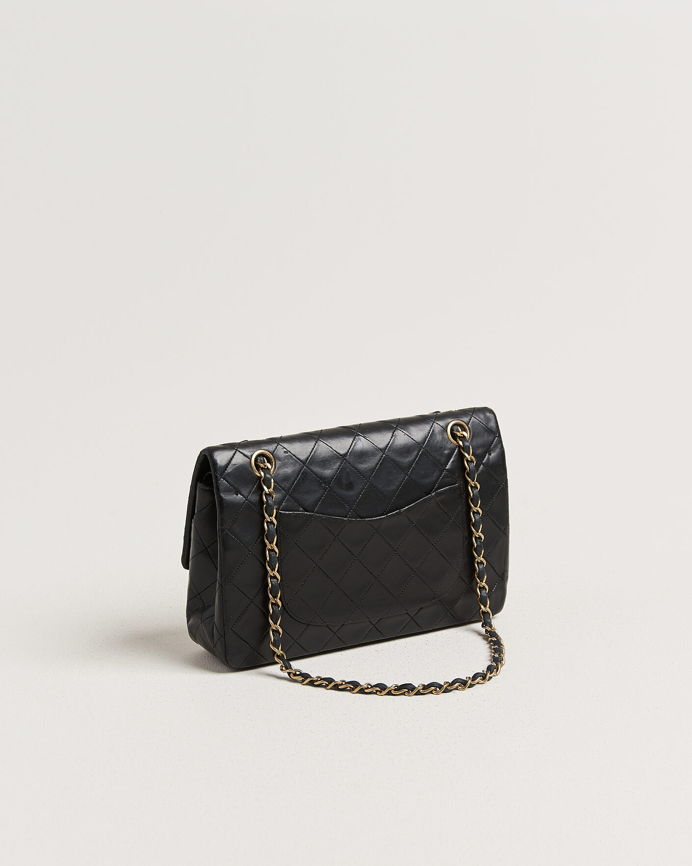 Homme | Pre-Owned & Vintage Bags | Chanel Pre-Owned | Classic Medium Double Flap Bag Lambskin Black