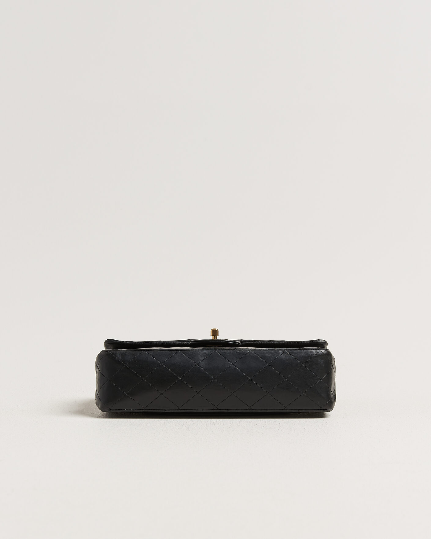 Homme | Pre-Owned & Vintage Bags | Chanel Pre-Owned | Classic Medium Double Flap Bag Lambskin Black