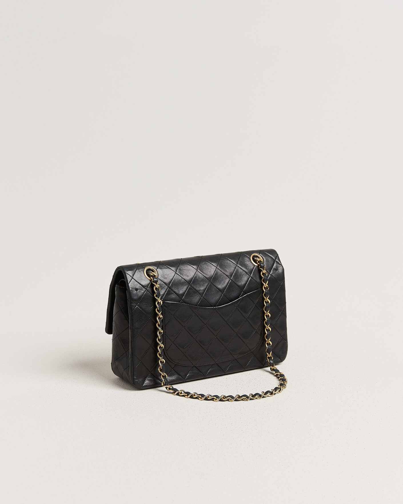 Homme | Chanel Pre-Owned Classic Medium Double Flap Bag Lambskin Black | Chanel Pre-Owned | Classic Medium Double Flap Bag Lambskin Black