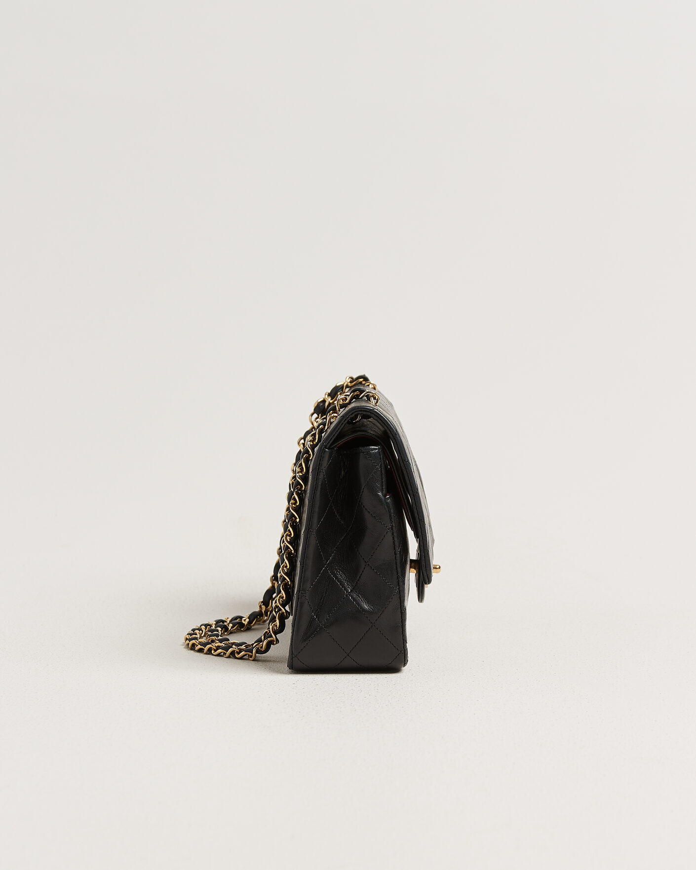 Homme | Chanel Pre-Owned Classic Medium Double Flap Bag Lambskin Black | Chanel Pre-Owned | Classic Medium Double Flap Bag Lambskin Black