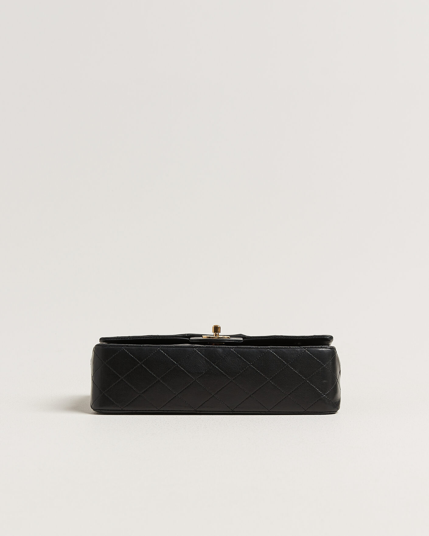 Homme | Chanel Pre-Owned Classic Medium Double Flap Bag Lambskin Black | Chanel Pre-Owned | Classic Medium Double Flap Bag Lambskin Black
