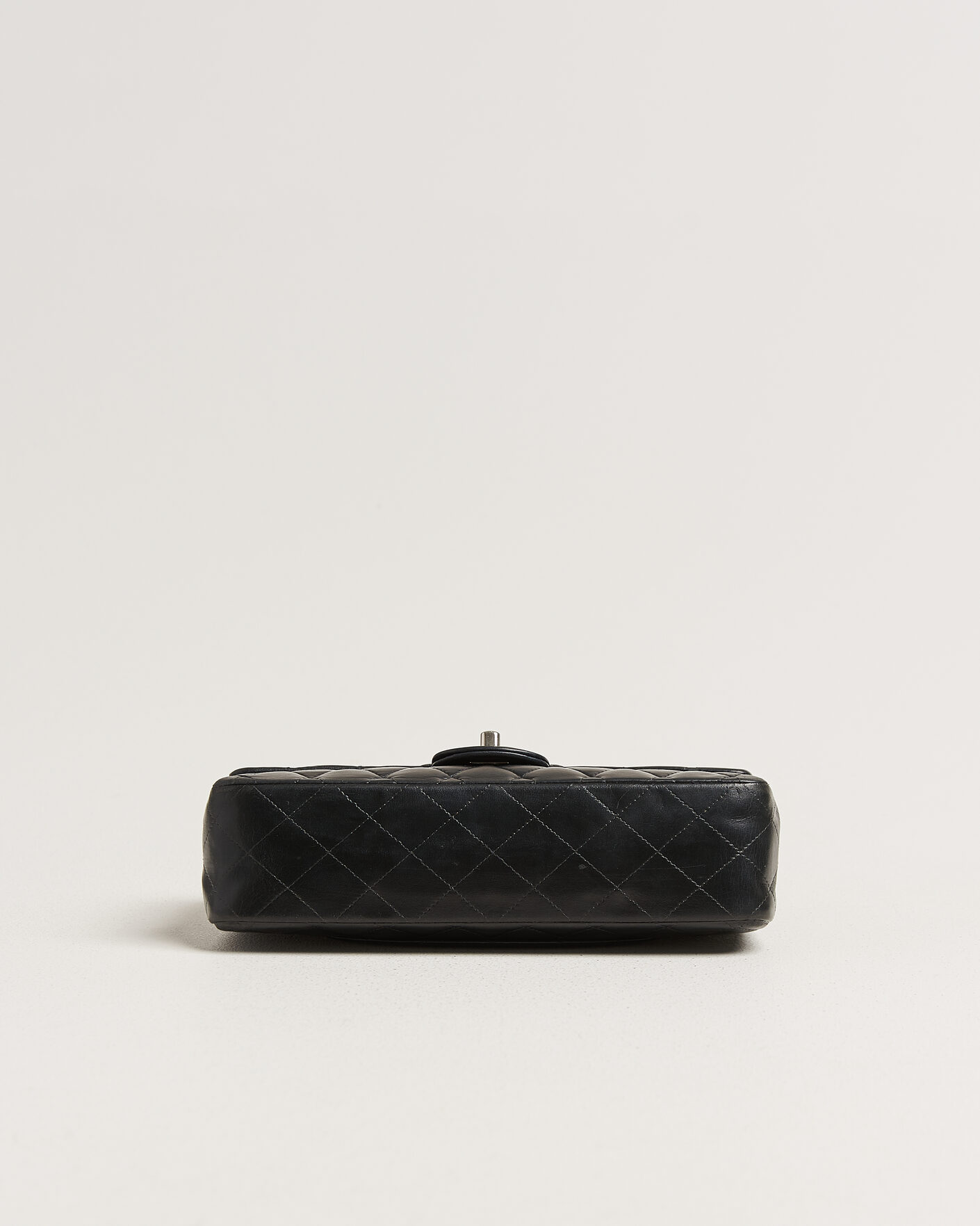 Homme | Pre-Owned & Vintage Bags | Chanel Pre-Owned | Classic Medium Double Flap Bag Lambskin Black
