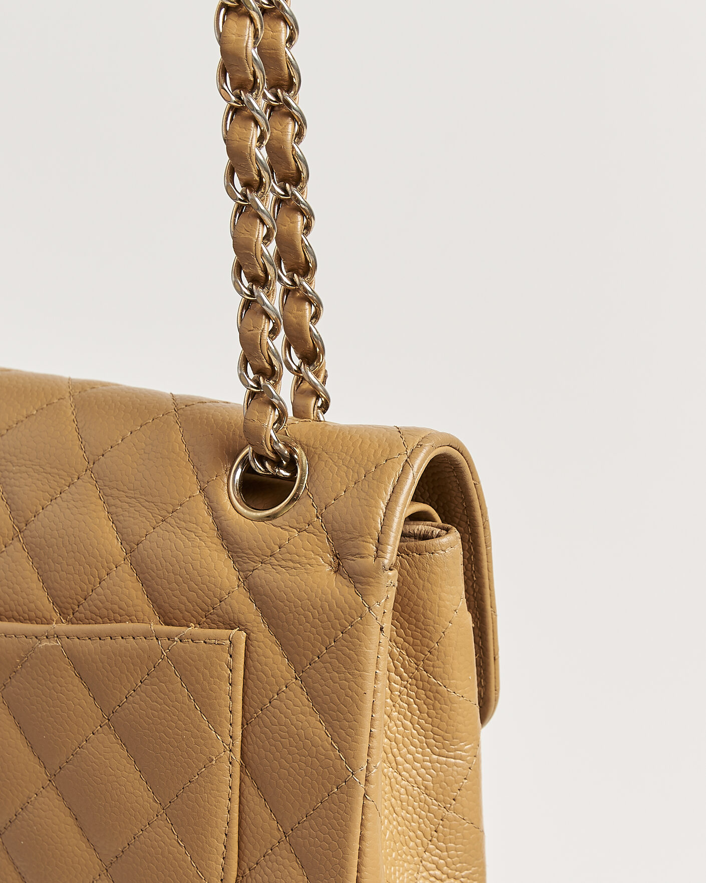 Homme | Pre-Owned & Vintage Bags | Chanel Pre-Owned | Classic Small Double Flap Bag Caviar Leather Beige