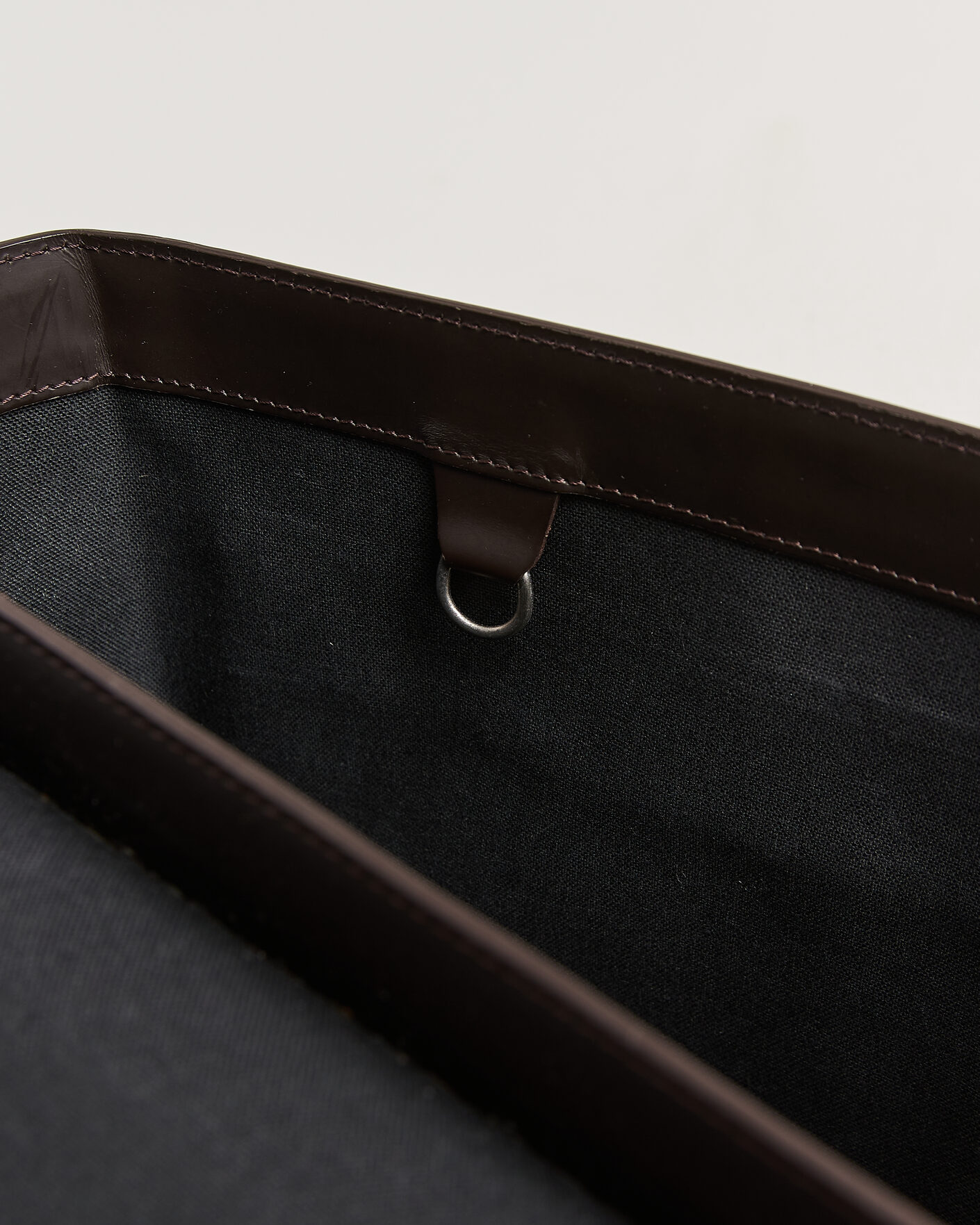 Homme | Pre-Owned & Vintage Bags | Louis Vuitton Pre-Owned | Messenger Bag Monogram Glace Bobby Brown
