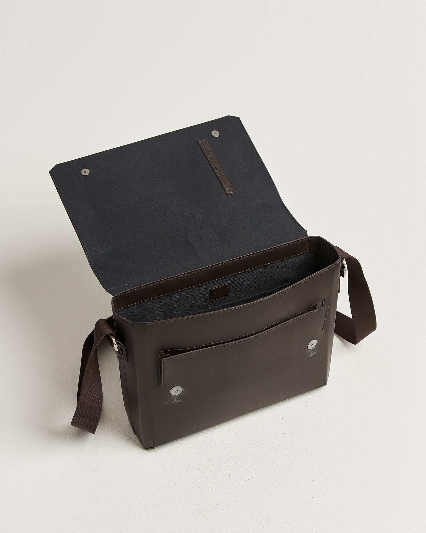 Homme | Pre-Owned & Vintage Bags | Louis Vuitton Pre-Owned | Messenger Bag Monogram Glace Bobby Brown