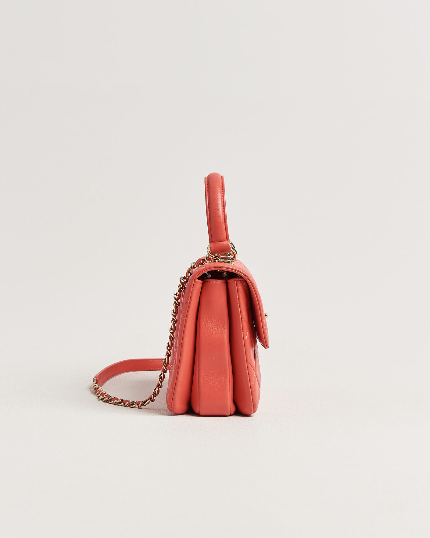 Homme | Pre-Owned & Vintage Bags | Chanel Pre-Owned | Trendy CC Top Handle Bag Coral