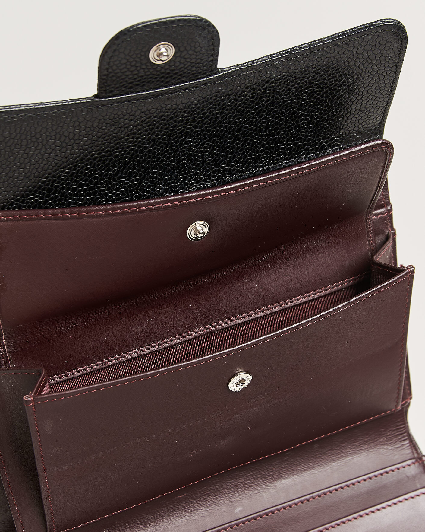 Homme | Pre-Owned & Vintage Bags | Chanel Pre-Owned | Classic Trifold Flap Wallet Caviar Leather Black