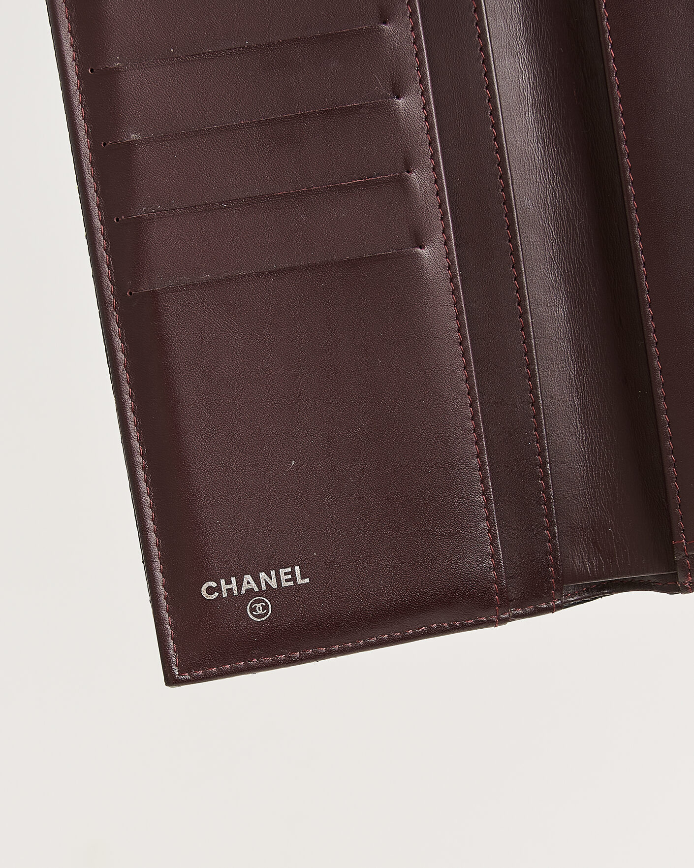 Homme | Pre-Owned & Vintage Bags | Chanel Pre-Owned | Classic Trifold Flap Wallet Caviar Leather Black