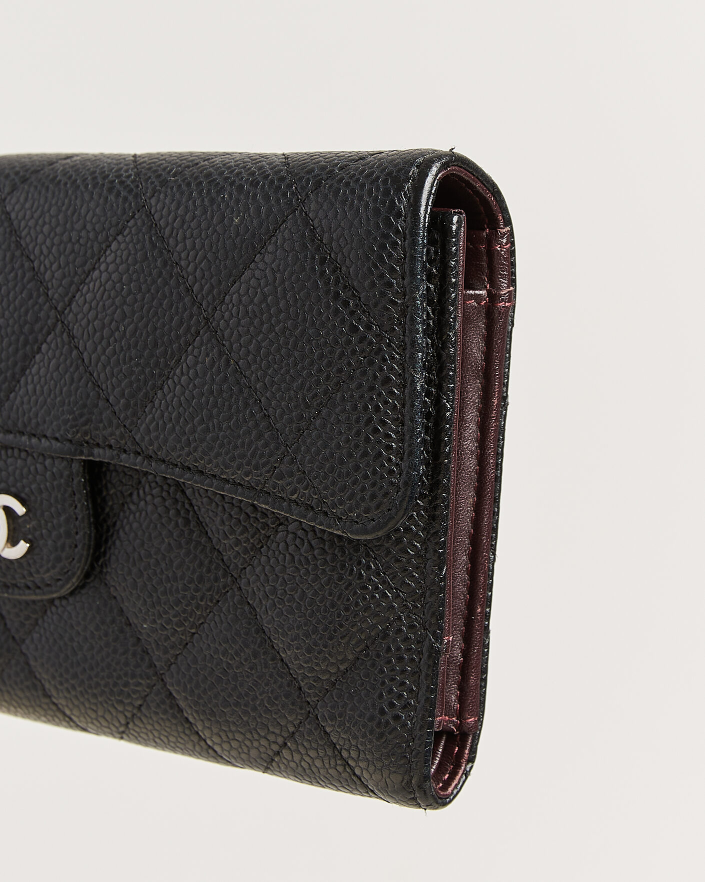 Homme | Pre-Owned & Vintage Bags | Chanel Pre-Owned | Classic Trifold Flap Wallet Caviar Leather Black