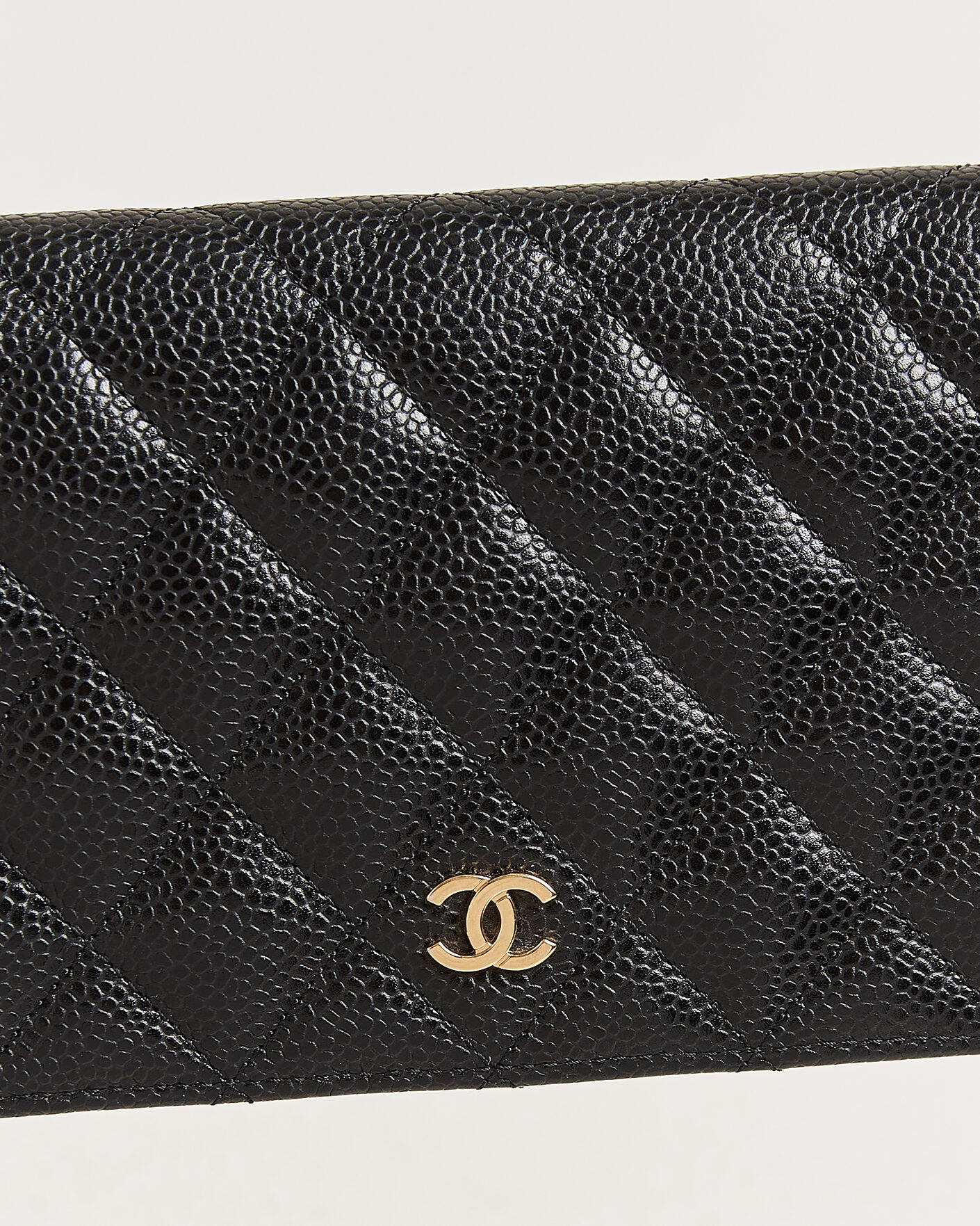Homme | Pre-Owned & Vintage Bags | Chanel Pre-Owned | Classic Bifold Wallet Caviar Leather Black