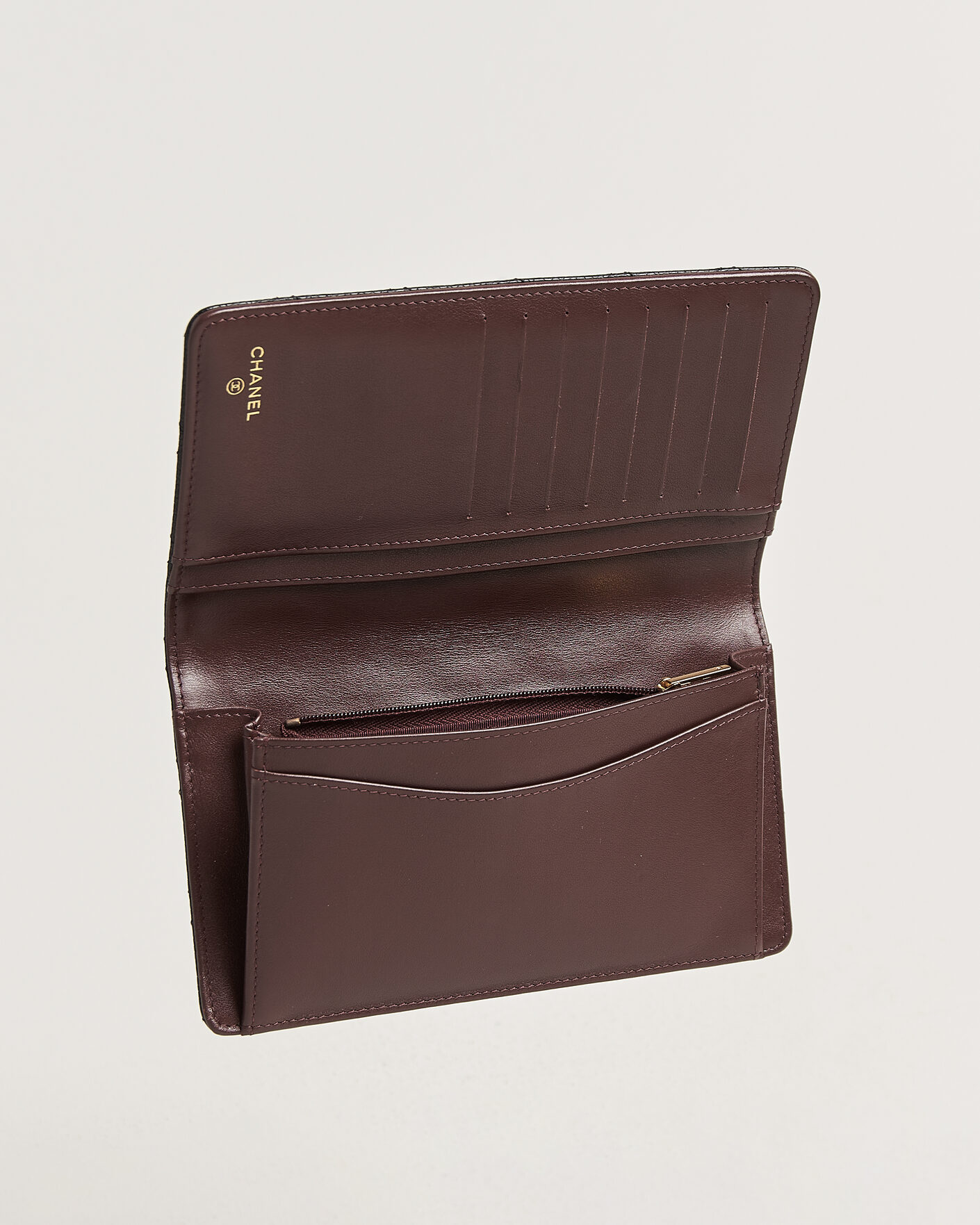 Homme | Pre-Owned & Vintage Bags | Chanel Pre-Owned | Classic Bifold Wallet Caviar Leather Black