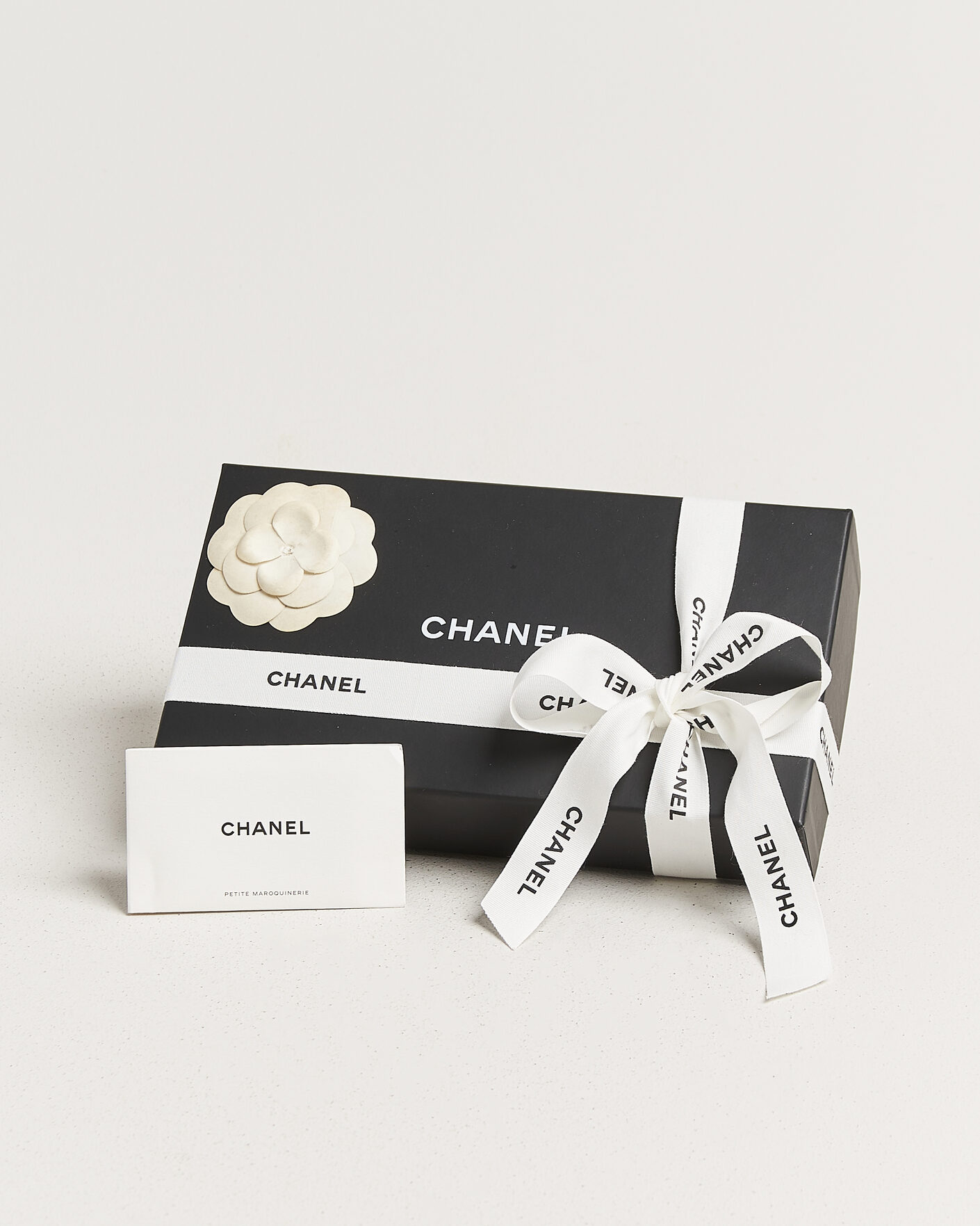 Homme | Pre-Owned & Vintage Bags | Chanel Pre-Owned | Classic Long Flap Wallet Caviar Leather Black