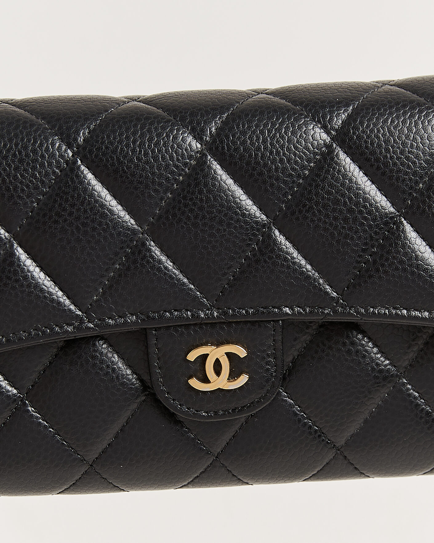 Homme | Pre-Owned & Vintage Bags | Chanel Pre-Owned | Classic Long Flap Wallet Caviar Leather Black