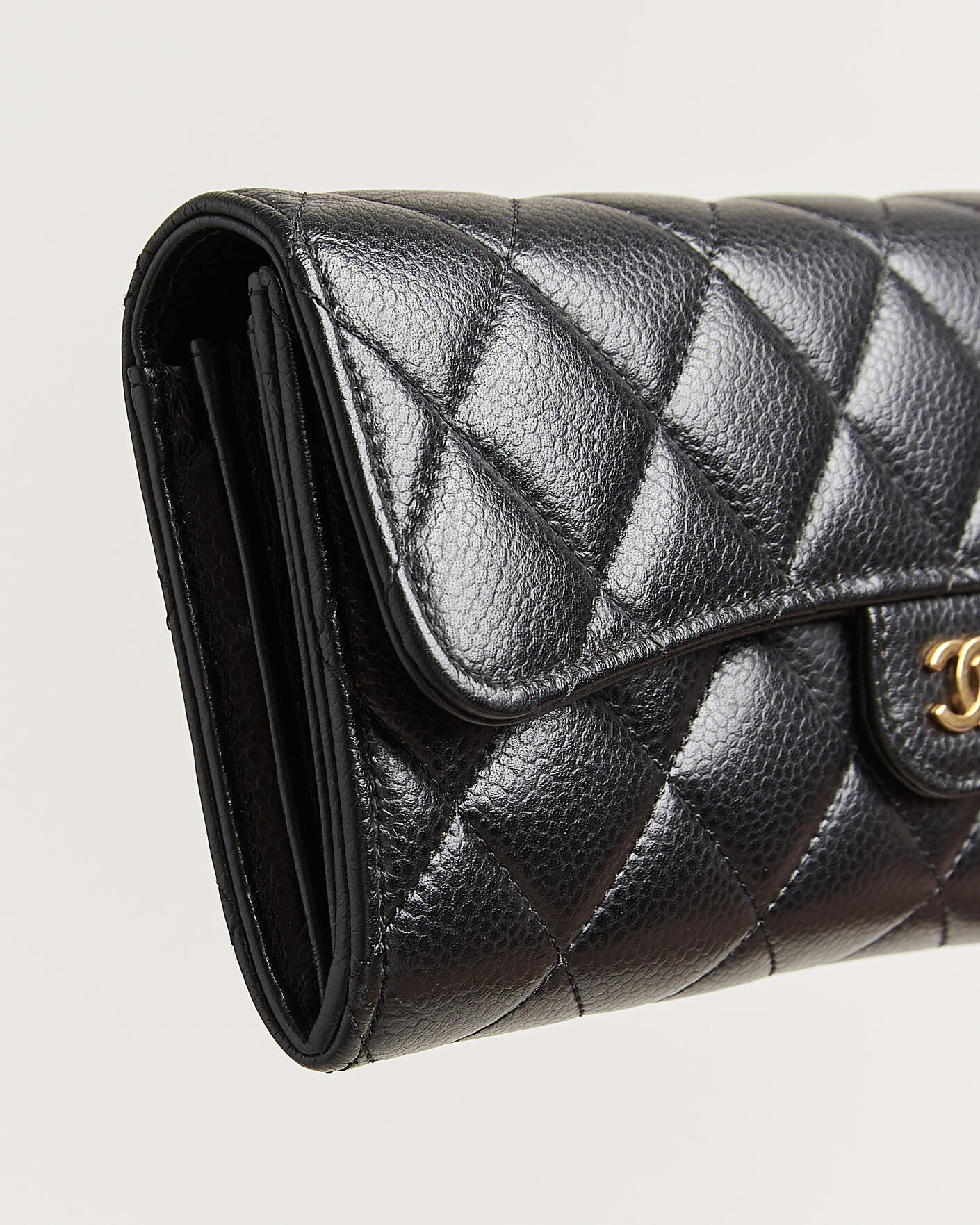 Homme | Pre-Owned & Vintage Bags | Chanel Pre-Owned | Classic Long Flap Wallet Caviar Leather Black