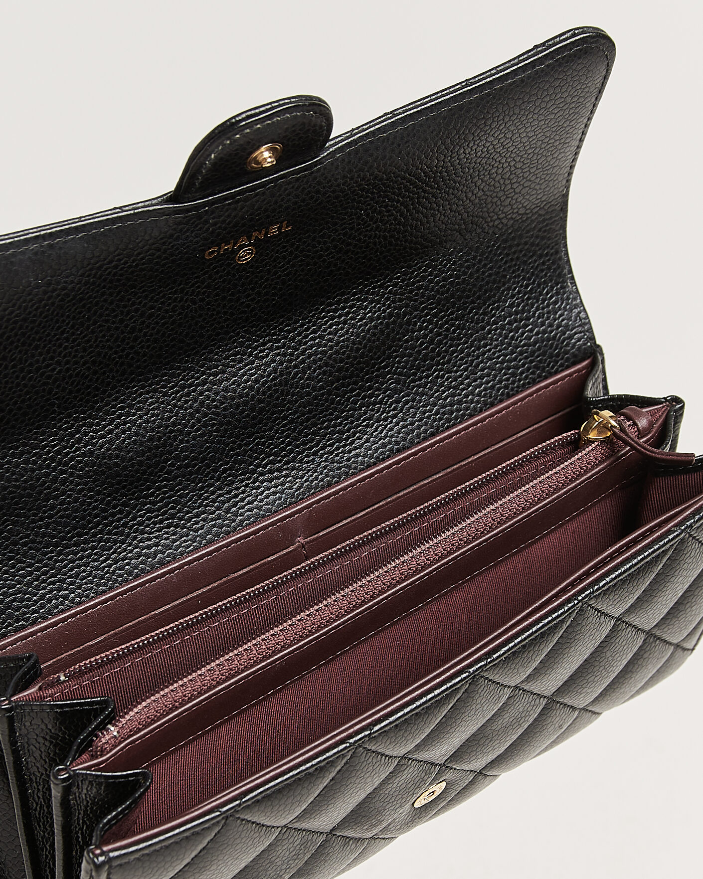 Homme | Pre-Owned & Vintage Bags | Chanel Pre-Owned | Classic Long Flap Wallet Caviar Leather Black