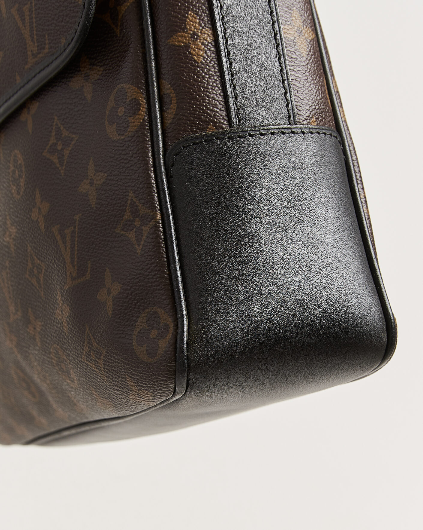 Homme | Pre-Owned & Vintage Bags | Louis Vuitton Pre-Owned | Abbesses Messenger Bag Monogram Macassar