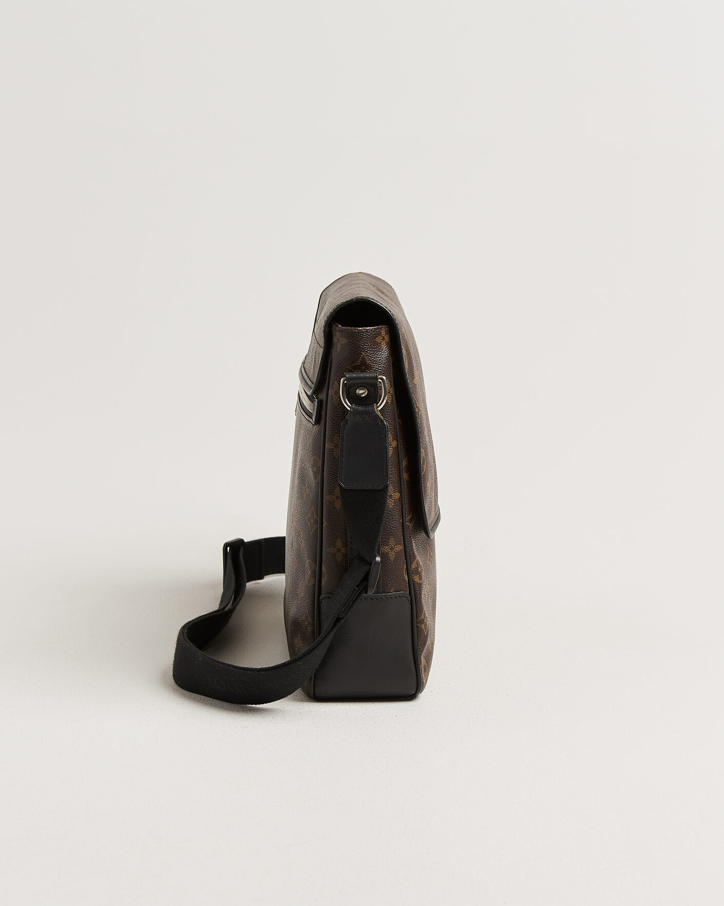 Homme | Pre-Owned & Vintage Bags | Louis Vuitton Pre-Owned | Abbesses Messenger Bag Monogram Macassar