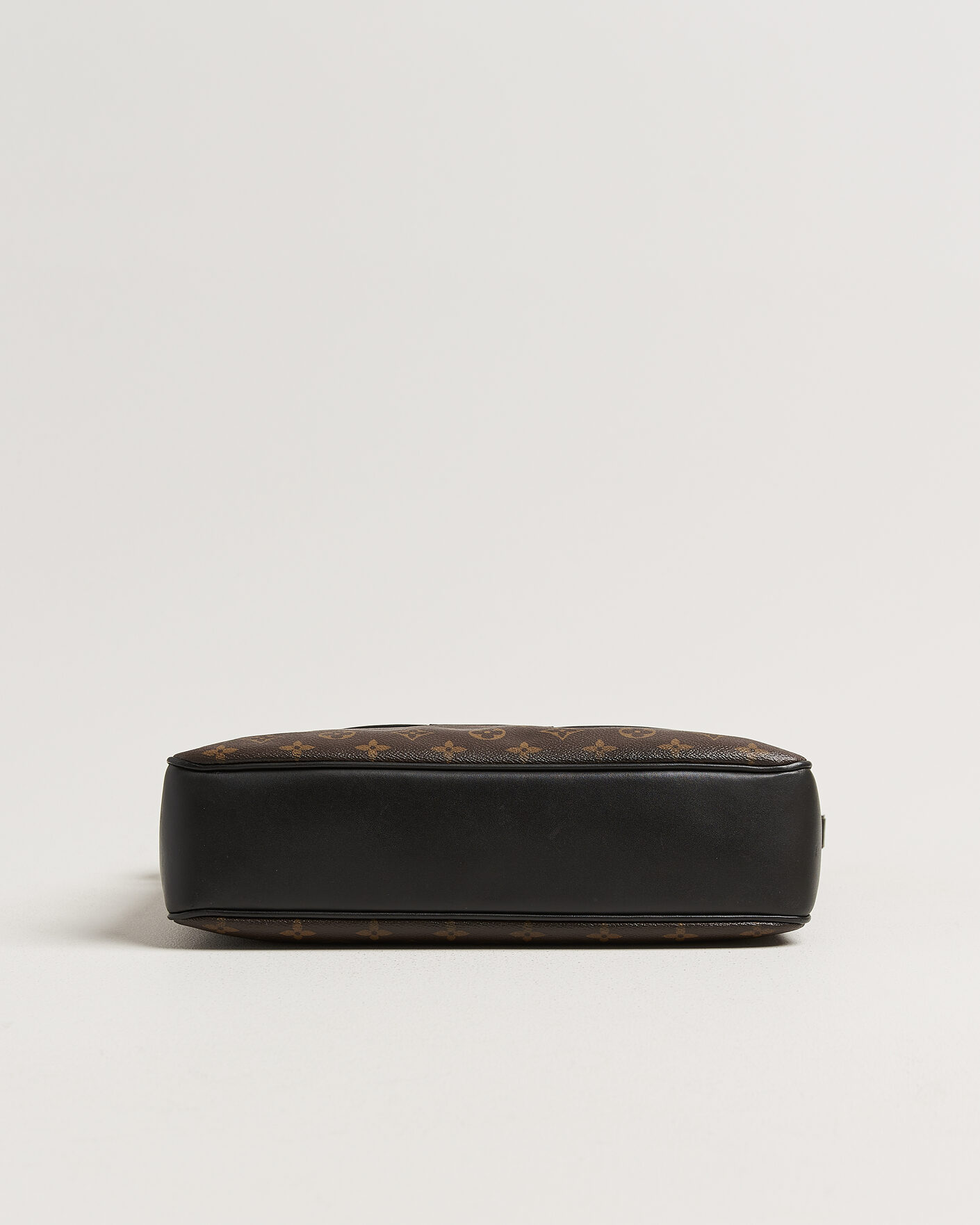 Homme | Pre-Owned & Vintage Bags | Louis Vuitton Pre-Owned | Abbesses Messenger Bag Monogram Macassar